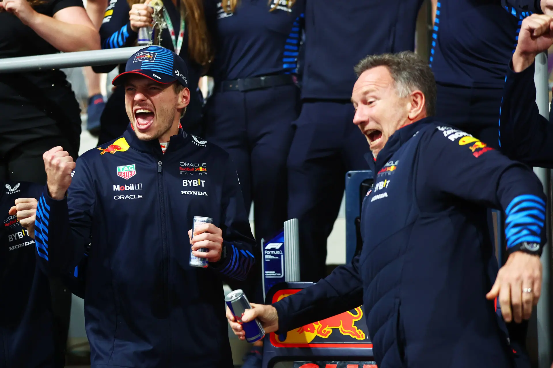 Horner prijst Verstappen en Red Bull voor uniek moment: 'Absoluut het hoogtepunt uit onze teamhistorie'