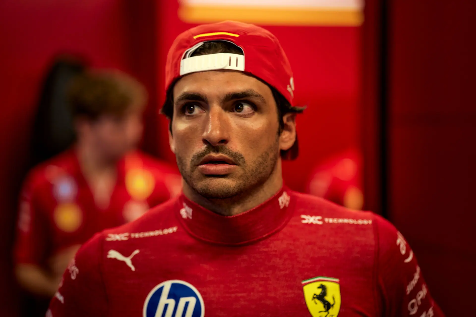 Sainz glundert van trots na bijzonder seizoen: ‘Ik had mezelf dit jaar kunnen laten gaan'