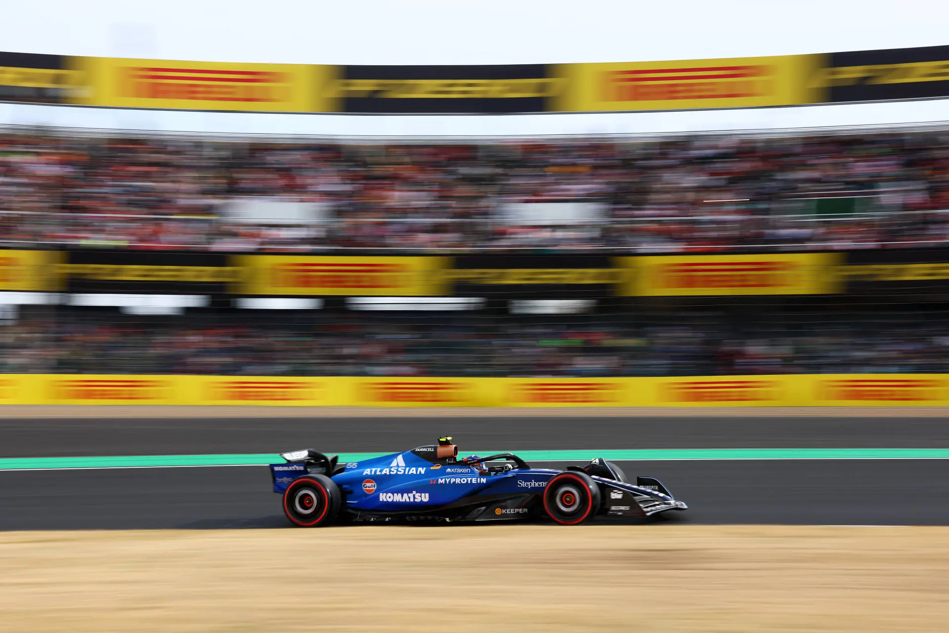 Albers uit felle kritiek op F1 na horen boete voor coureur: 'Ze zijn daar helemaal gek geworden'