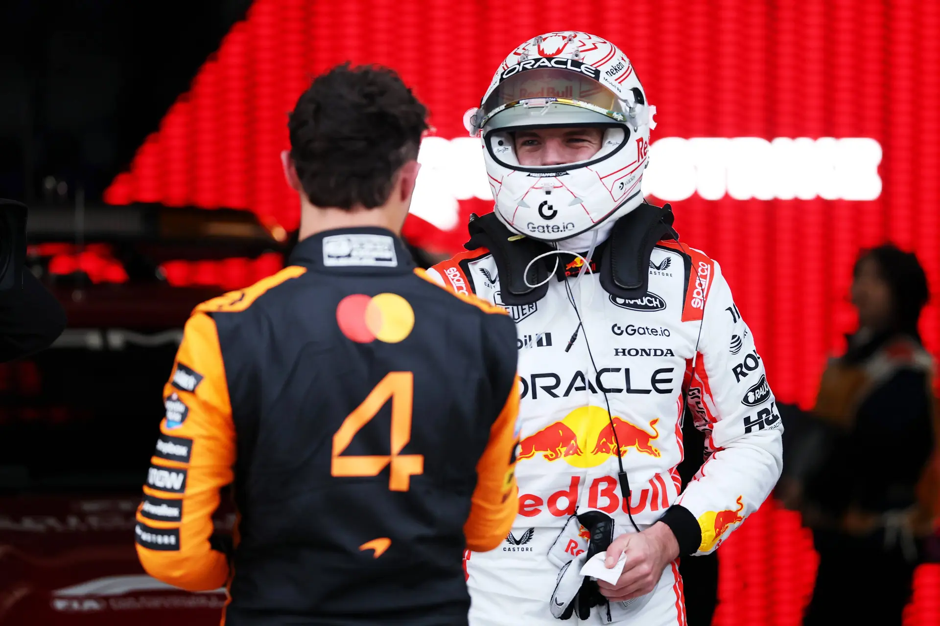 Norris krijgt geen 'knikkende knieën' van Verstappen-Mercedes-idee: 'Maakt mij niet uit'