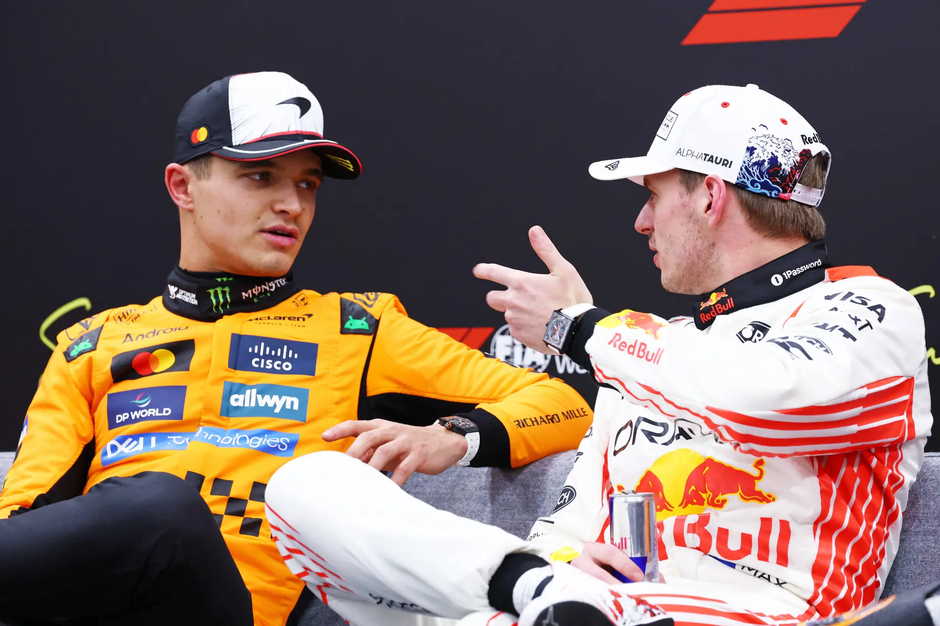 Sky Sports krijgt antwoord op vraag waarom Verstappen geen straf kreeg in de pitstraat in Suzuka