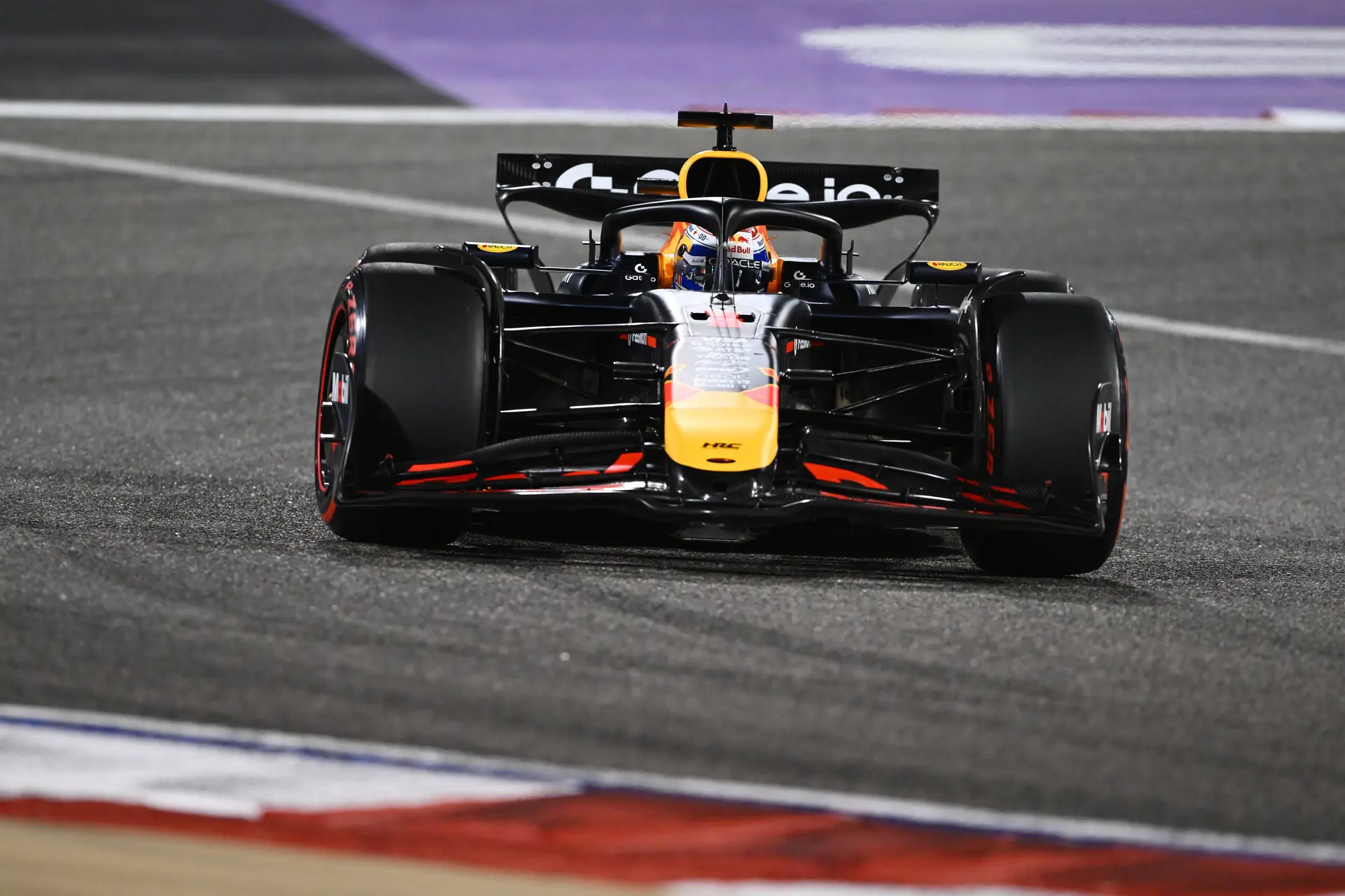 Red Bull verloor kostbare seconden in Bahrein: 'Daardoor bleef het lampje rood'