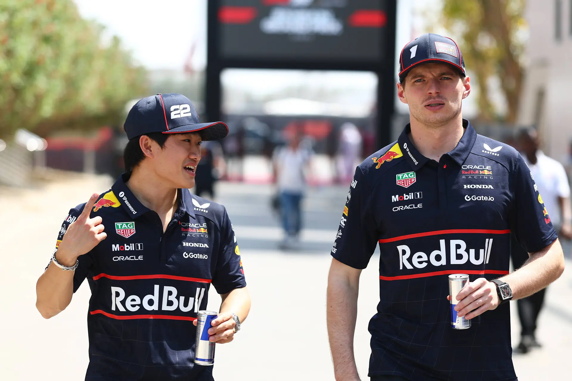 max verstappen yuki tsunoda 2025 bahrein zaterdag