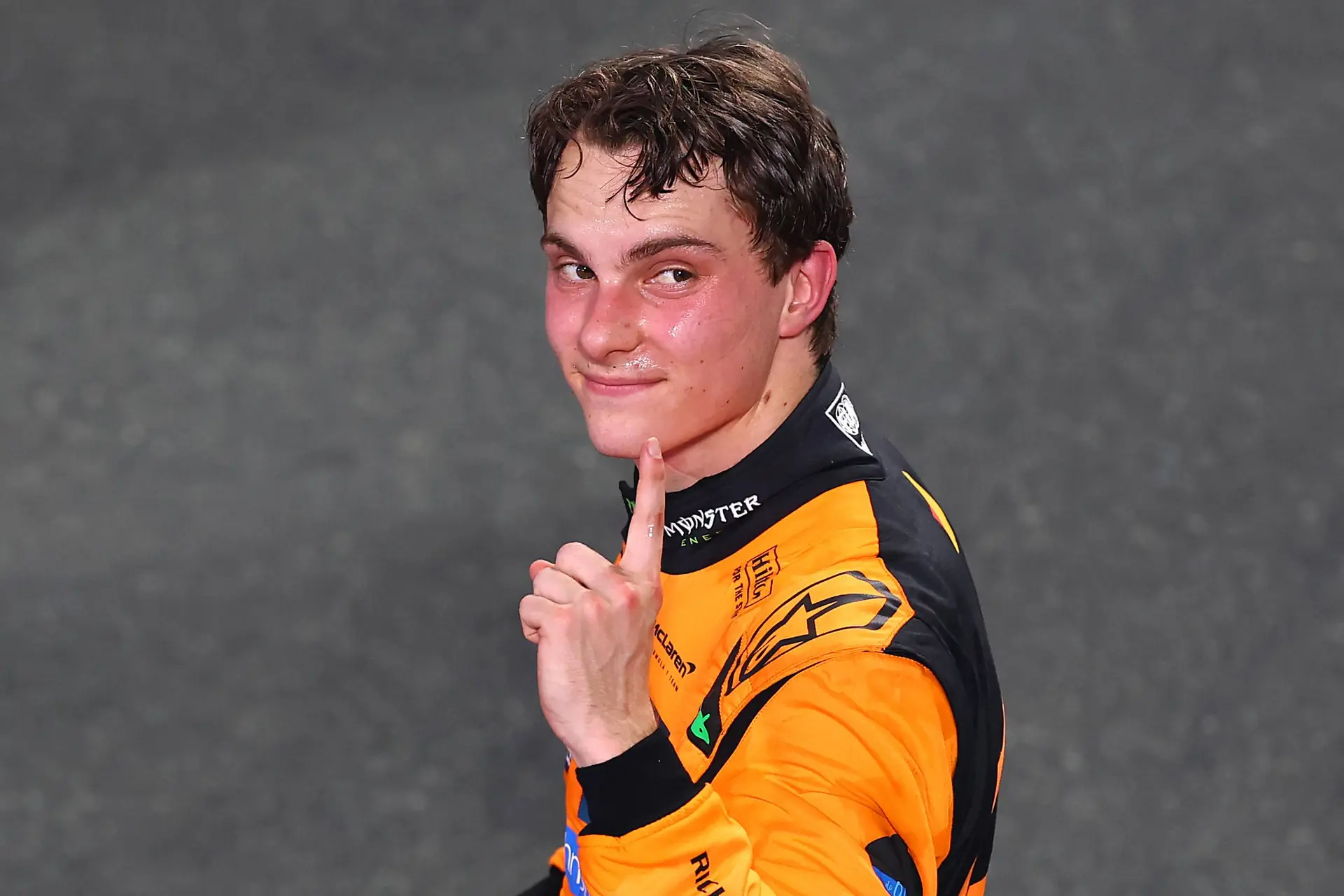 McLaren rijdt het hele veld zoek, Verstappen verliest podiumplek door pech bij Virtual Safety Car