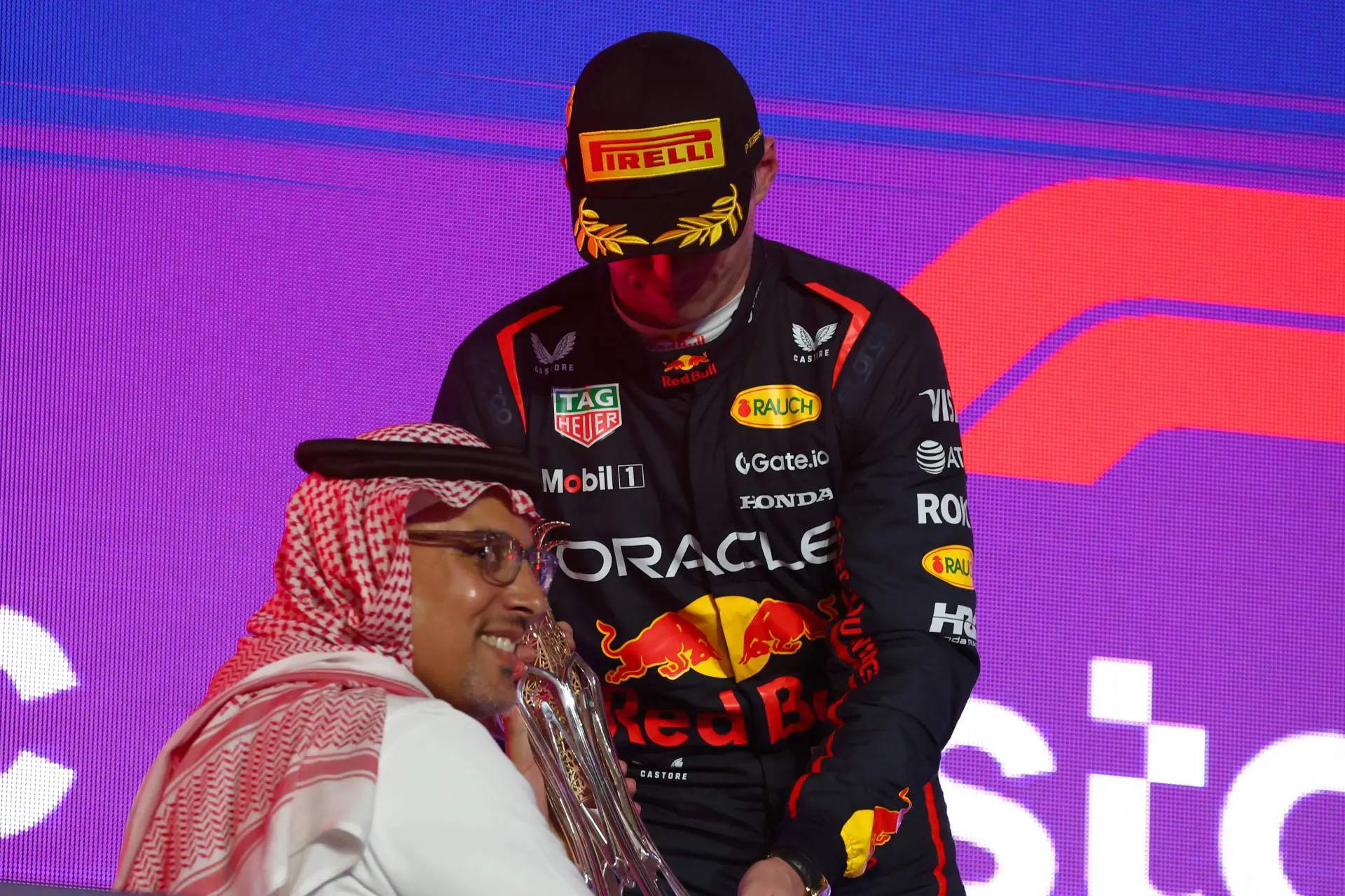 Dubbel gevoel na straf Verstappen: 'Eigenlijk doet Max iets wat totaal niet kan'
