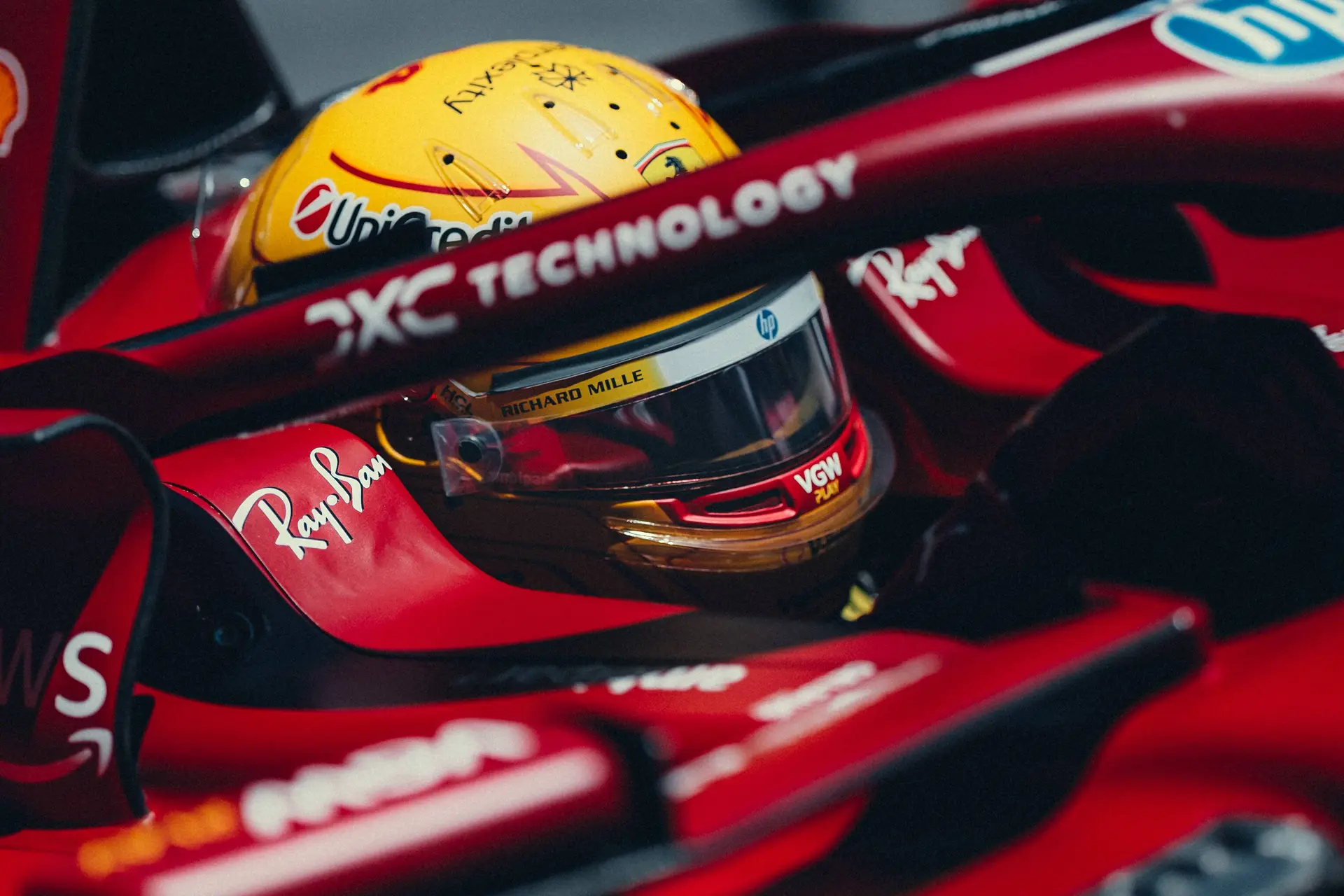 Hamilton haalt stevig uit naar Formule 1: 'Het slaat echt nergens op'