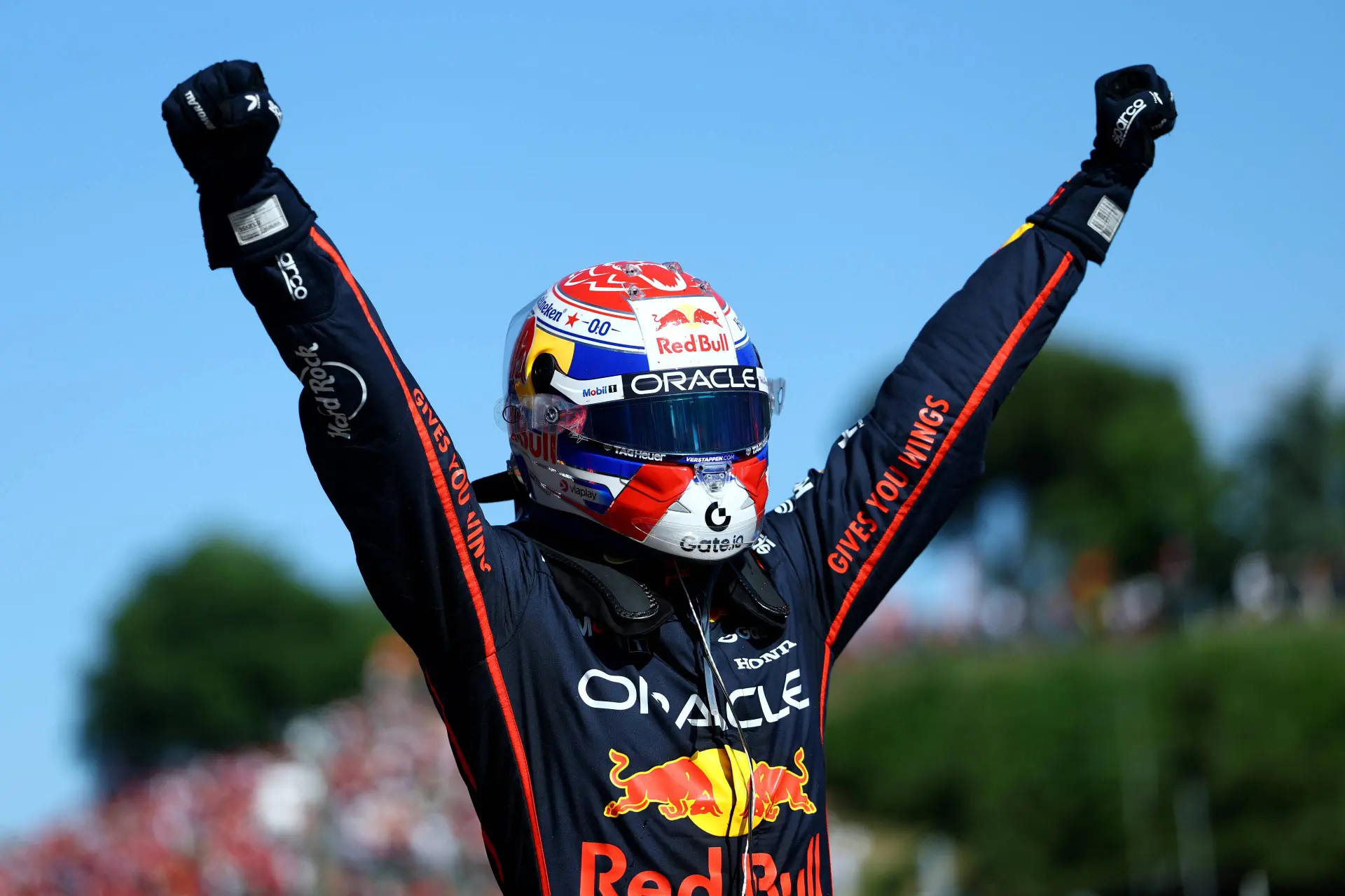 Oud-wereldkampioen kijkt met open mond naar Verstappen: 'Hij laat het onderstuur verdrinken'
