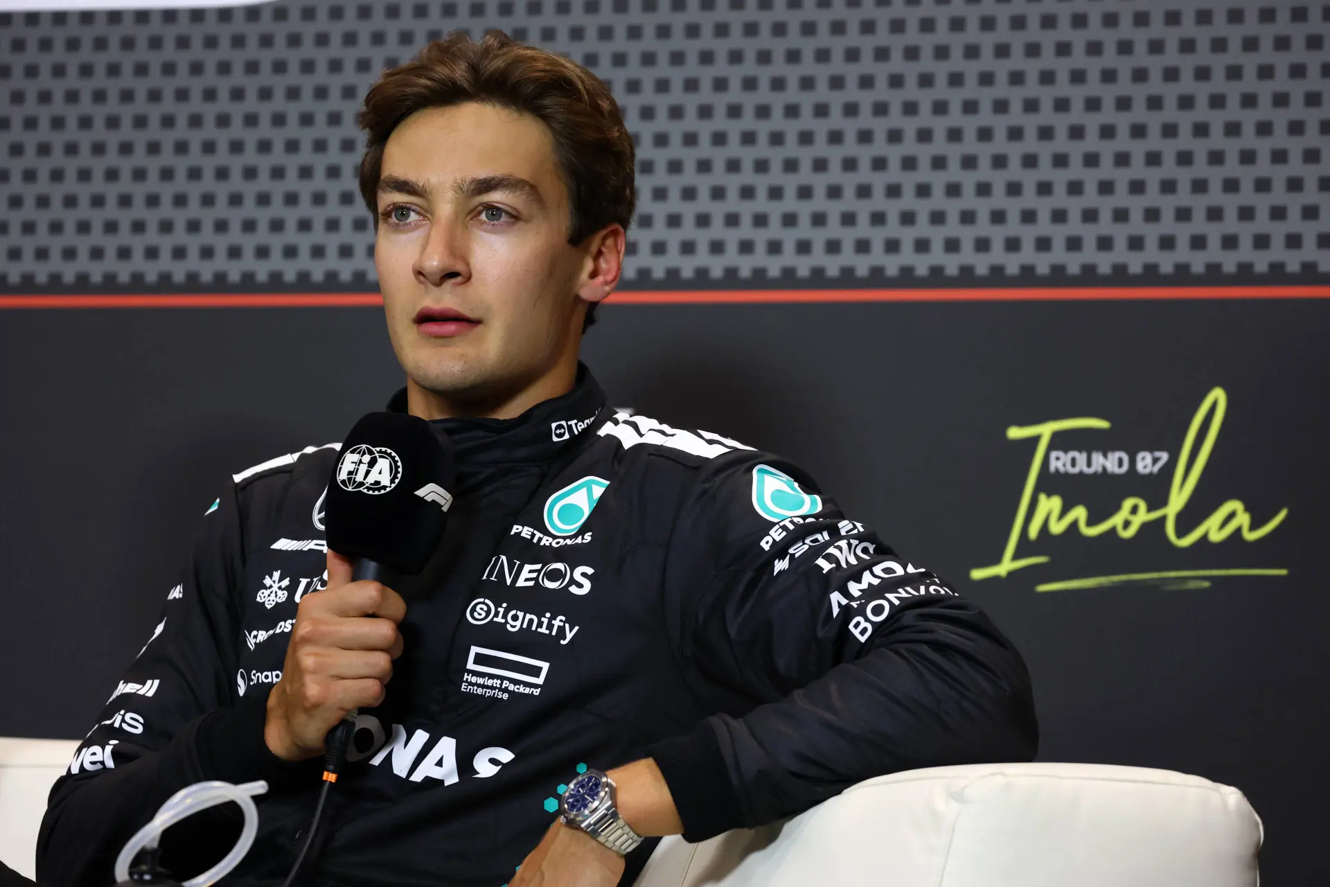 Russell snapt niks van actie Verstappen: 'Ik bedoel, verbaast het je?'
