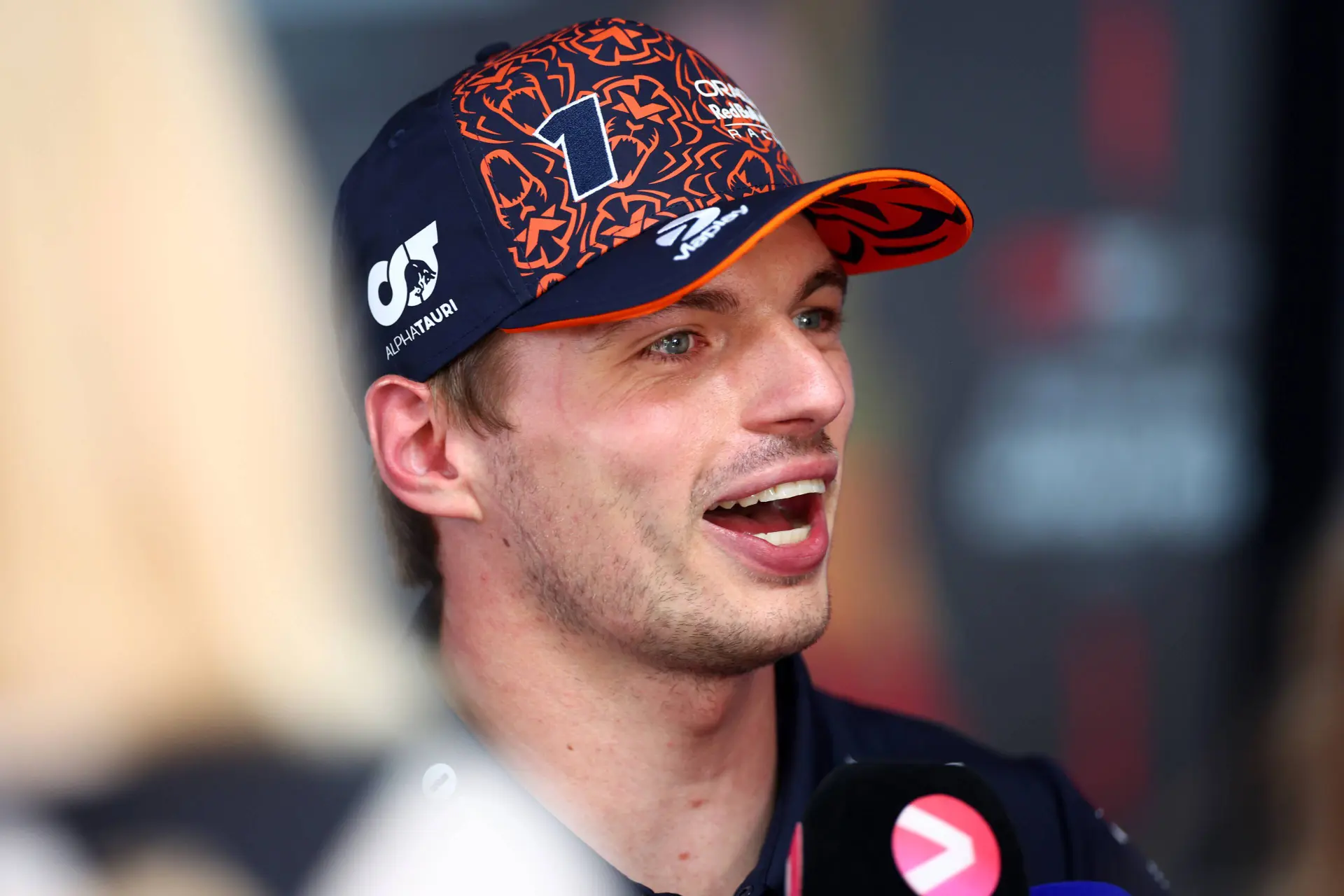 Jonge coureur vertelt met grote glimlach over advies van Verstappen: 'Hij zei dat tegen me'