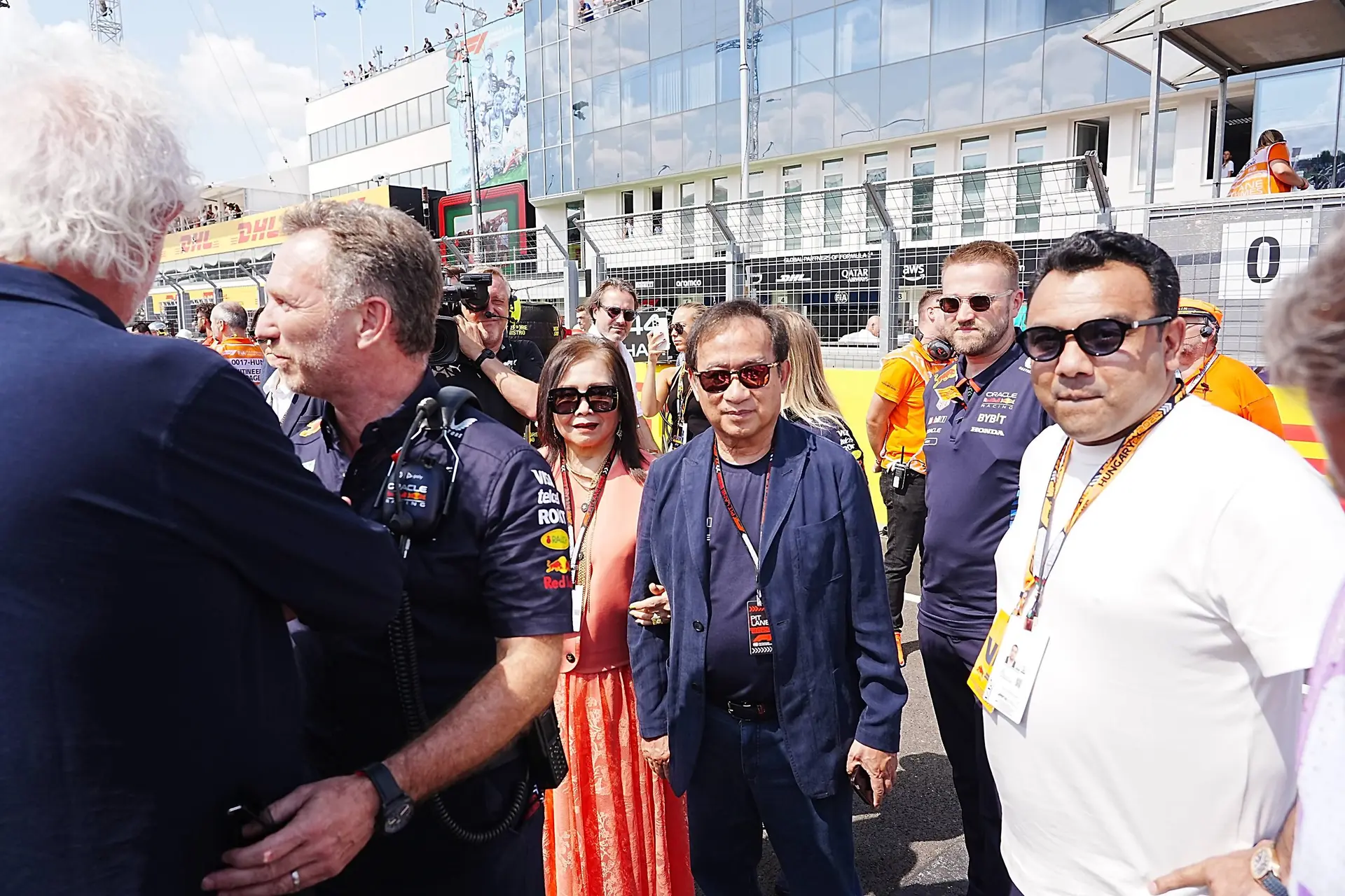 'Red Bull-CEO zal vóór België ontslag Horner verklaren, handjeklap-deal Horner-Verstappen is nonsens'