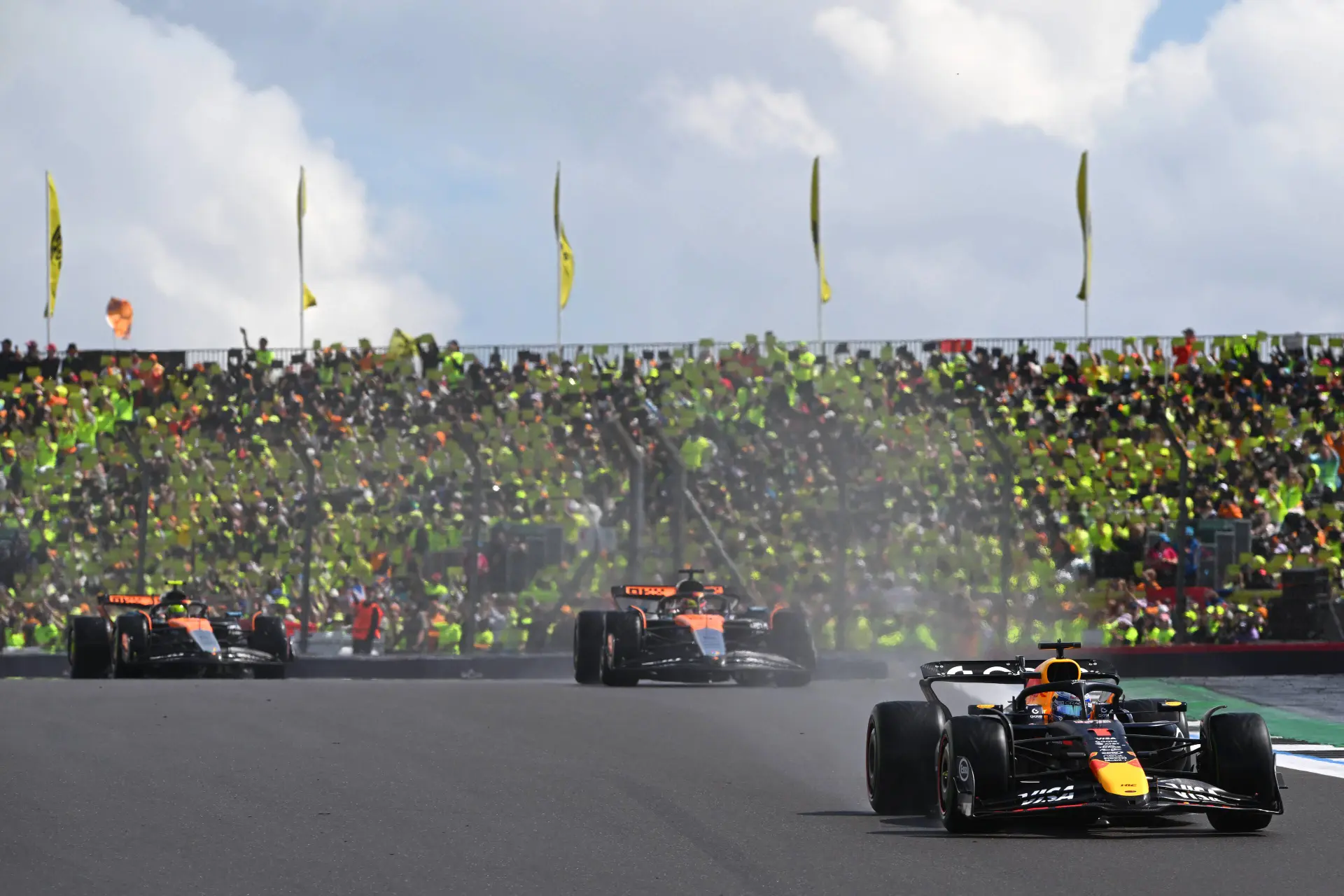 Kravitz laat zich uit over oorzaak minder optreden Verstappen: 'Daar waren ze aan gebonden'