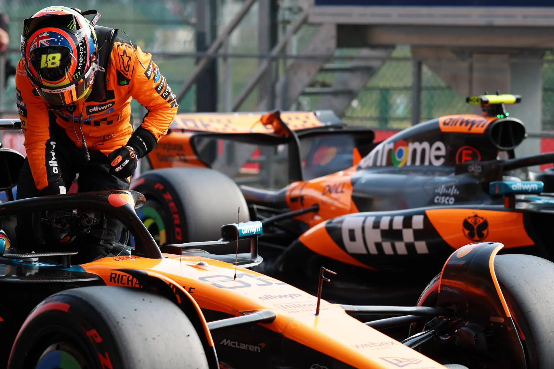 Uitgestelde start gooide roet in het eten voor Verstappens regenrace, McLaren pakt een één-tweetje