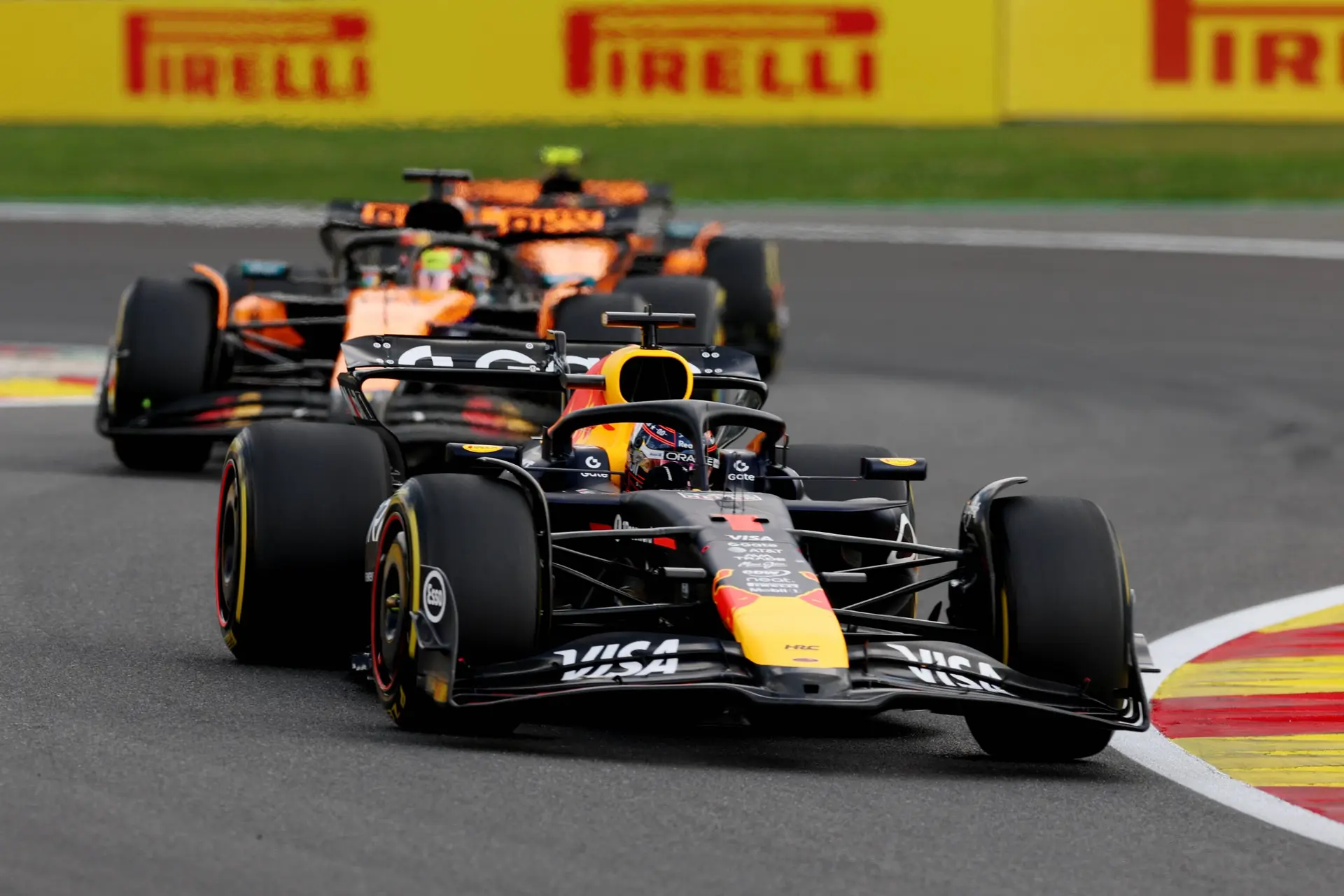 Brown trekt lolbroek aan na vraag omtrent Verstappen: 'Ik zou hem het liefst als teamgenoot willen'