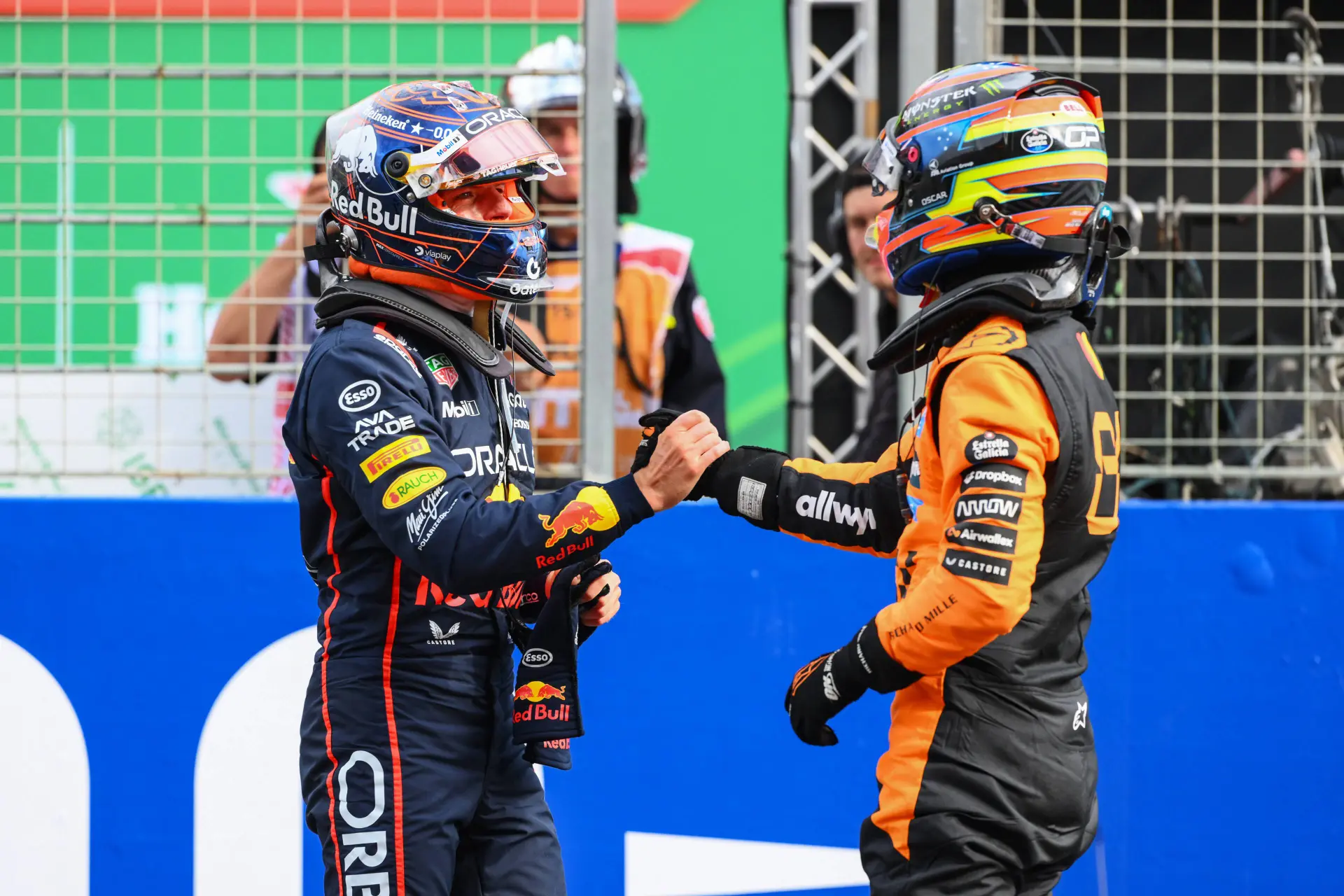 Schmidt zag hoe 'typische' Verstappen gepareerd werd: 'Hij moest van zijn gas af'