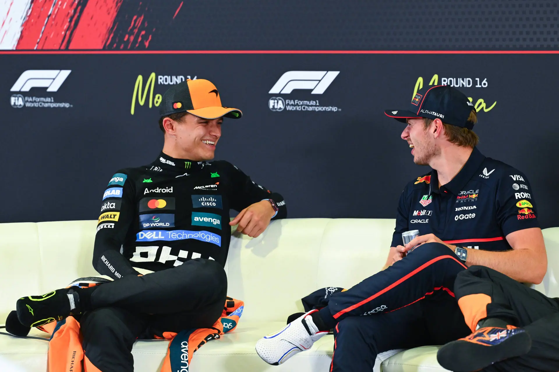 Norris weet dat hij 'nooit' zo goed zal zijn als Verstappen: 'Hij is in dat F1-zitje geboren'