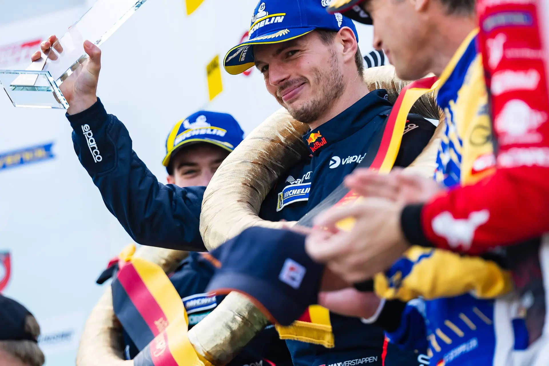 'Mr. Nordschleife' moest lachen: 'Ze dachten Verstappen te kunnen laten zien hoe het moet'