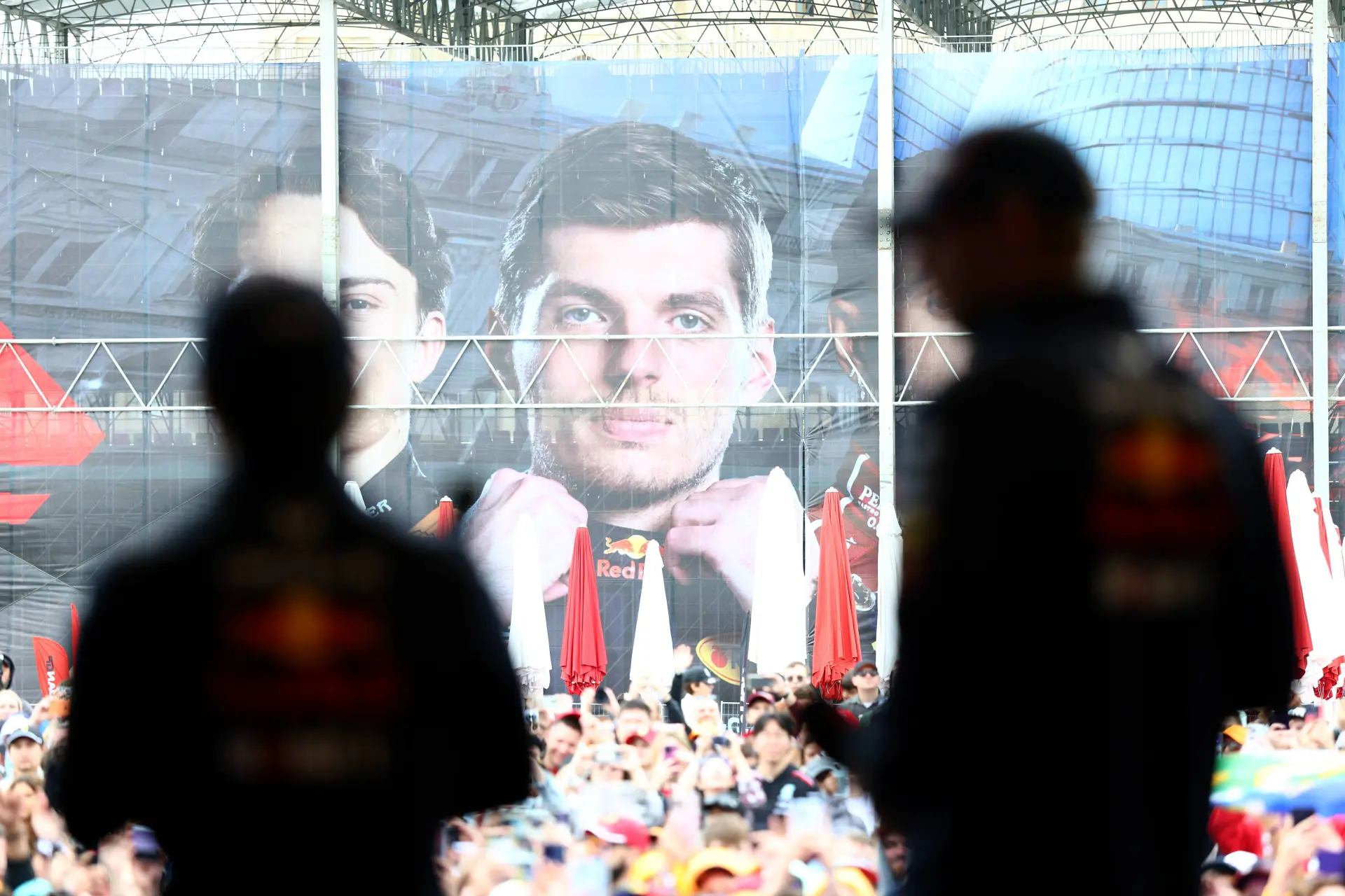 Kwalificatieduels | Verstappen pakt enorme voorsprong op Tsunoda, terwijl Sainz en Lawson stunten