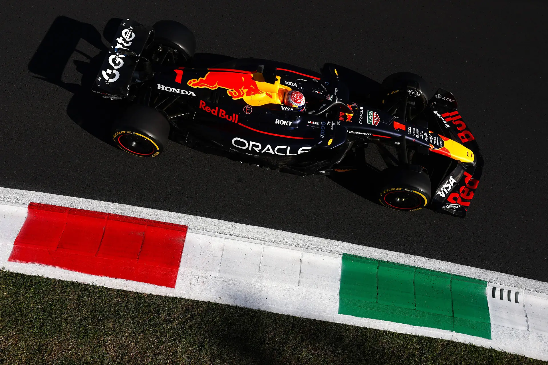 Data wijzen op zinderend duel met Verstappen, grote verschillen op de rechte stukken