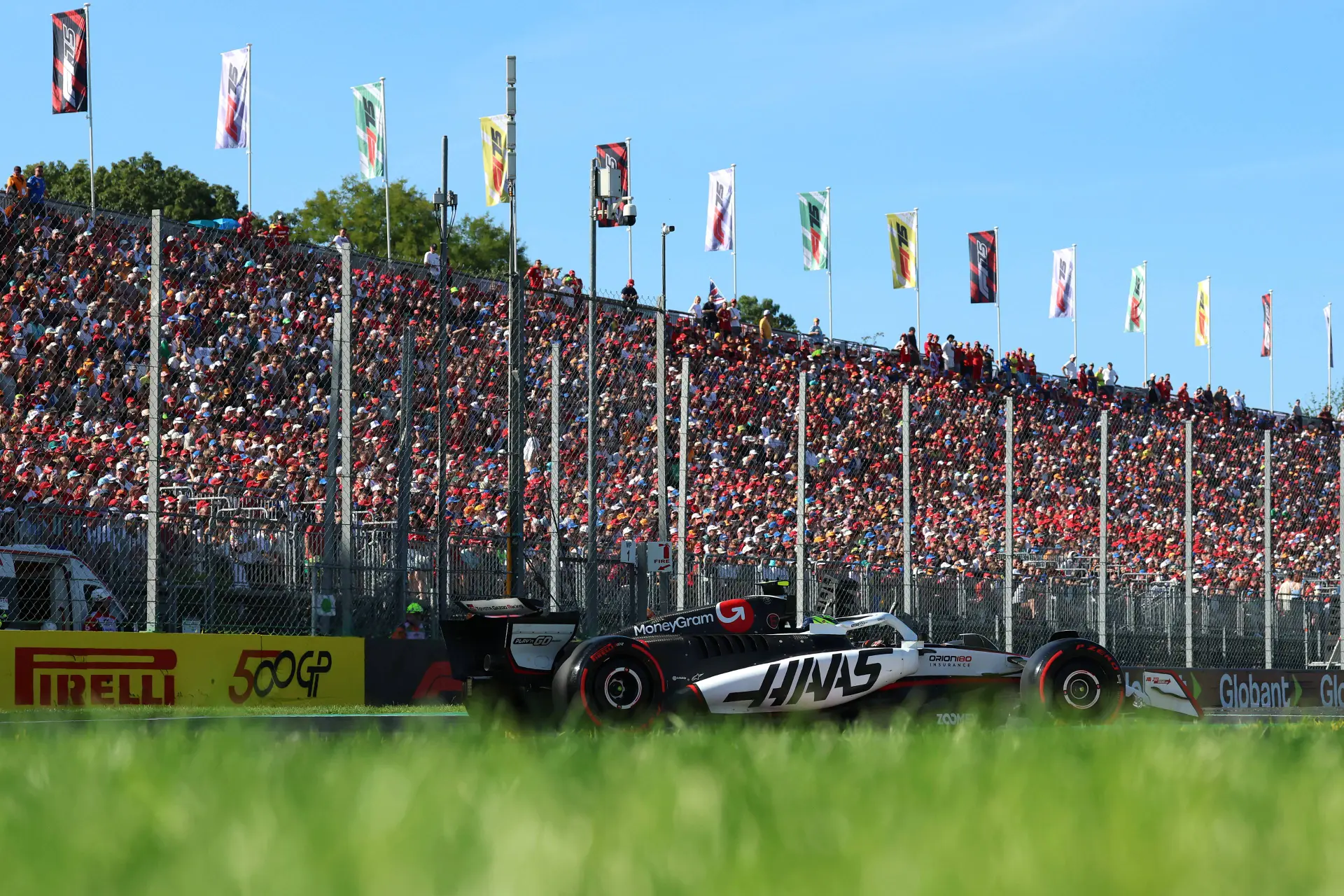 Albers na Monza opnieuw 'over de zeik': 'Verstappen had in Zandvoort eerder een safetycar kunnen hebben'