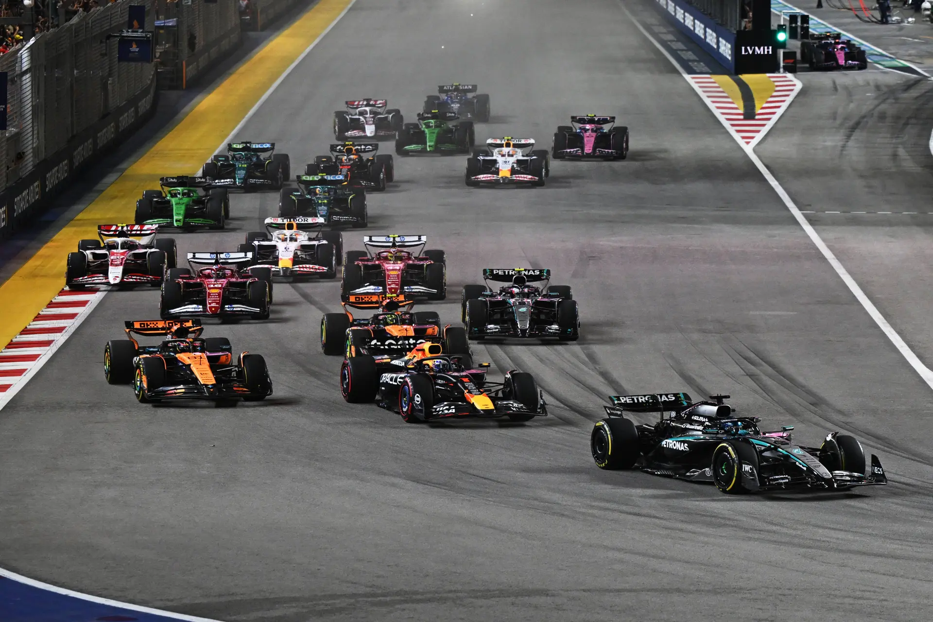 'Complete verrassing' dat Russell Verstappen klopte, maar er is een mogelijke verklaring