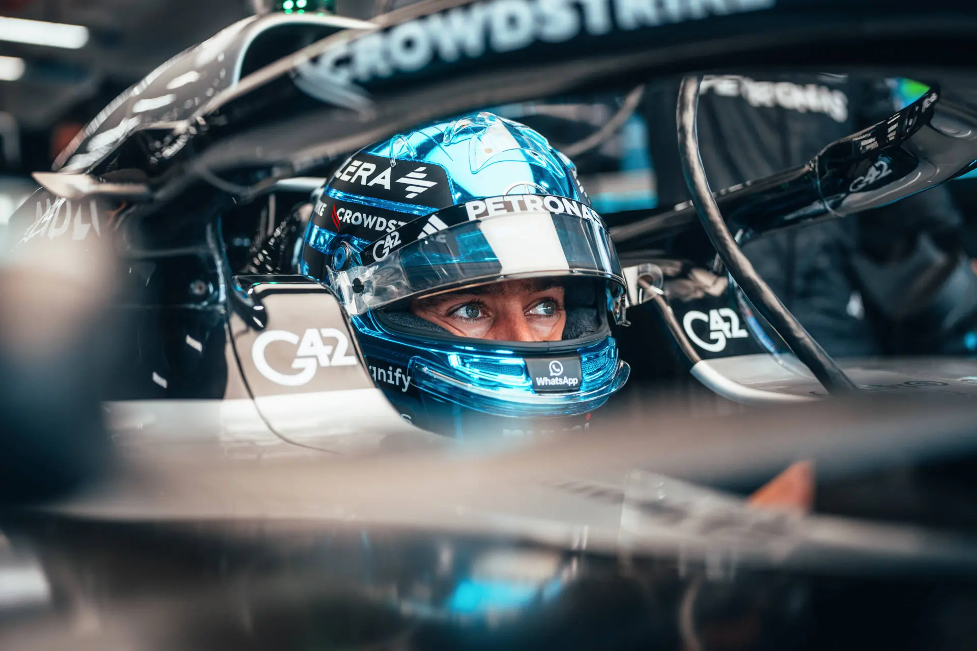 Russell schiet naar poleposition met monsterronde, alarmbellen voor McLaren mogen rinkelen
