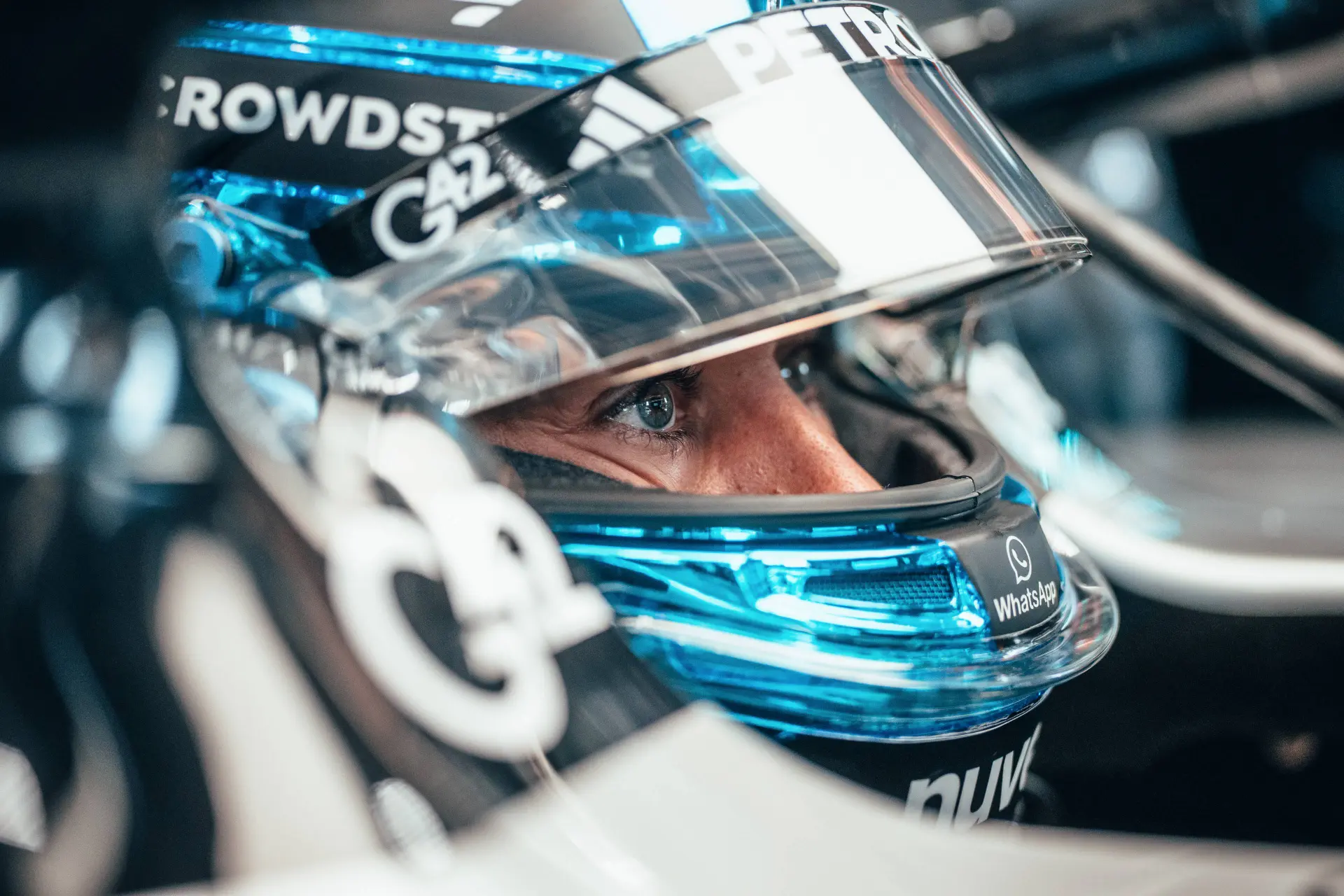george-russell-mercedes-singapore-2025-13