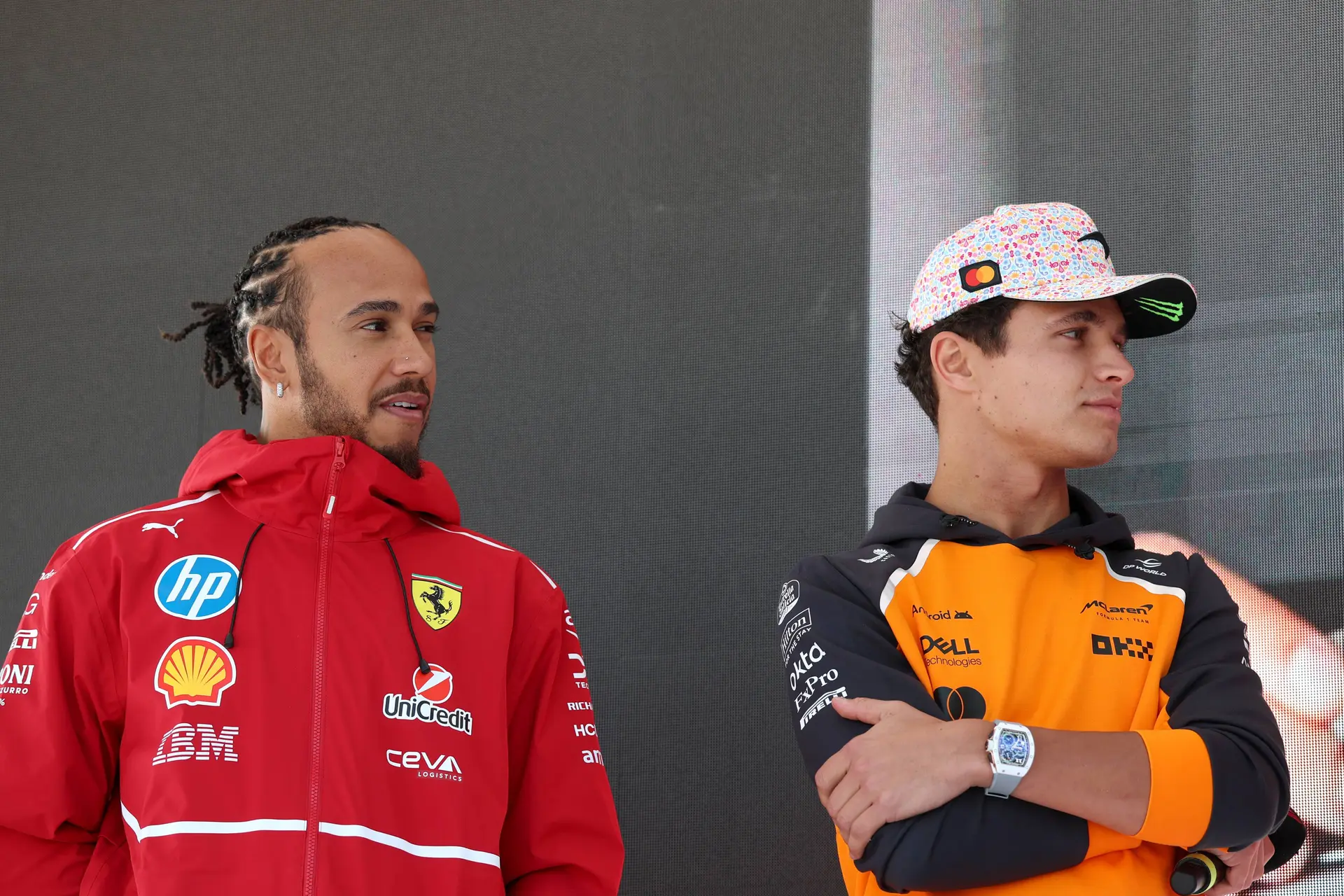 Britse commentator ziet niet in waarom Hamilton Leclerc niet kan verslaan: 'Hij is de GOAT'