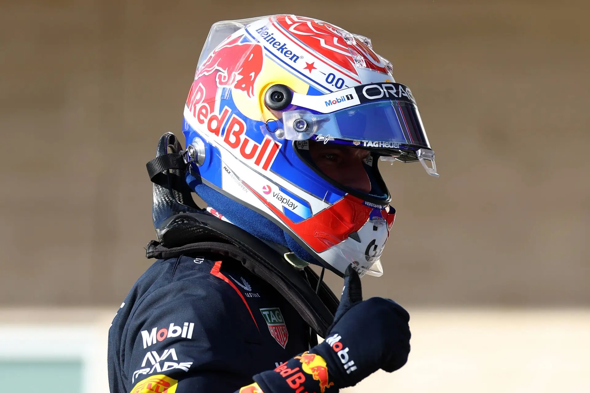 Commentator met prachtige metafoor voor Verstappen: 'Moet denken aan de scène uit Jurassic Park'