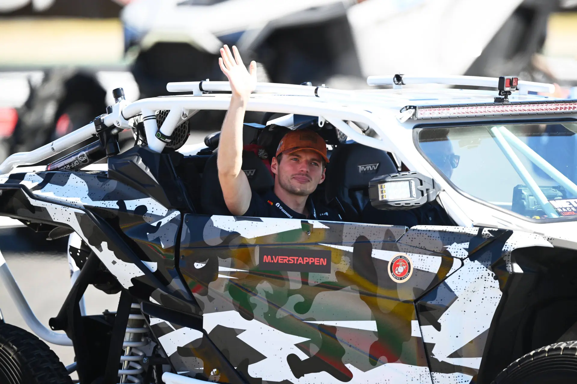 Verstappen en Antonelli worden ruw uit elkaar getrokken: 'Je haalt ons altijd uit elkaar'