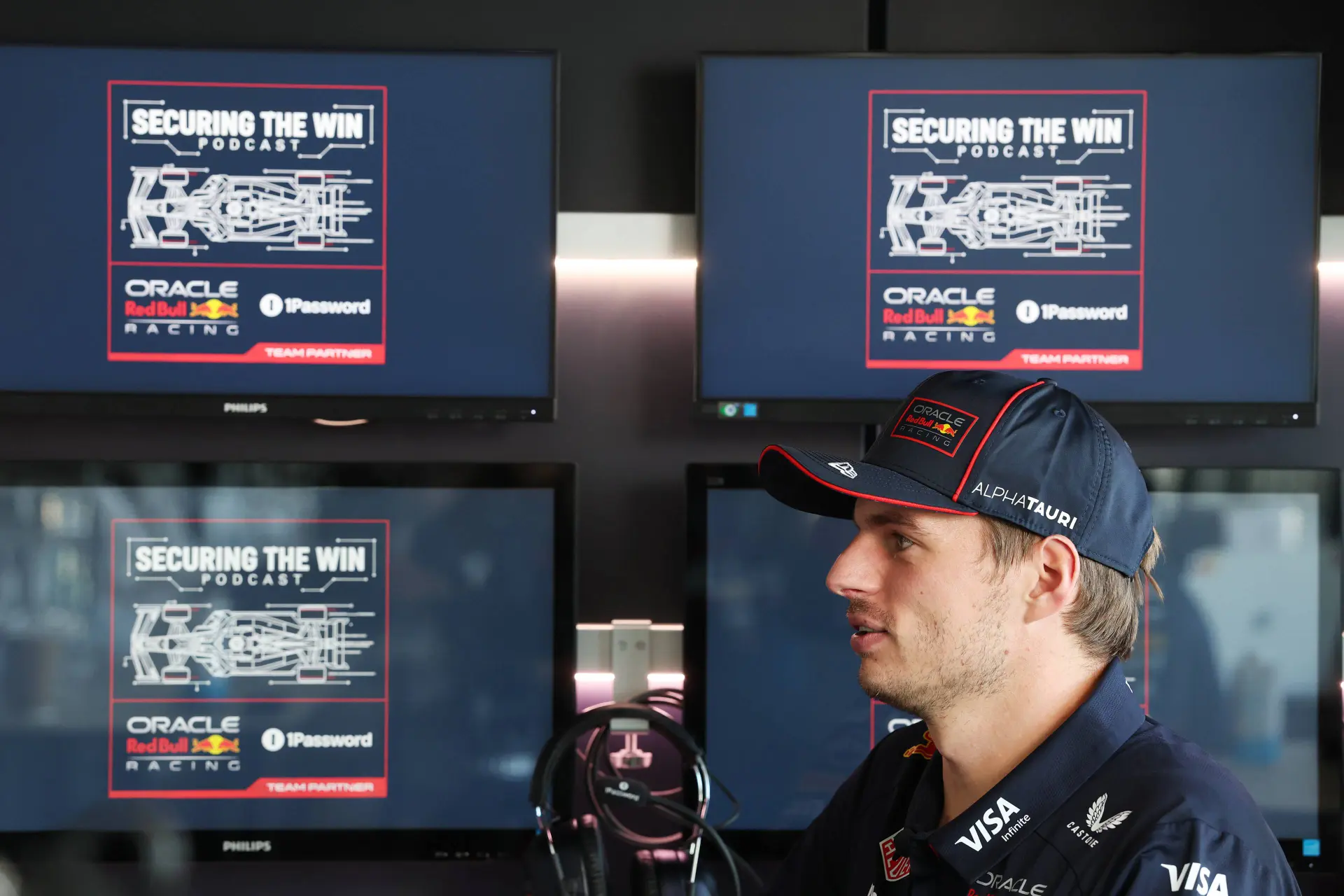 Verstappen reageert met 'verkapte' opmerking op Norris' tape: 'Je hebt gewoon een gele streep, toch?'