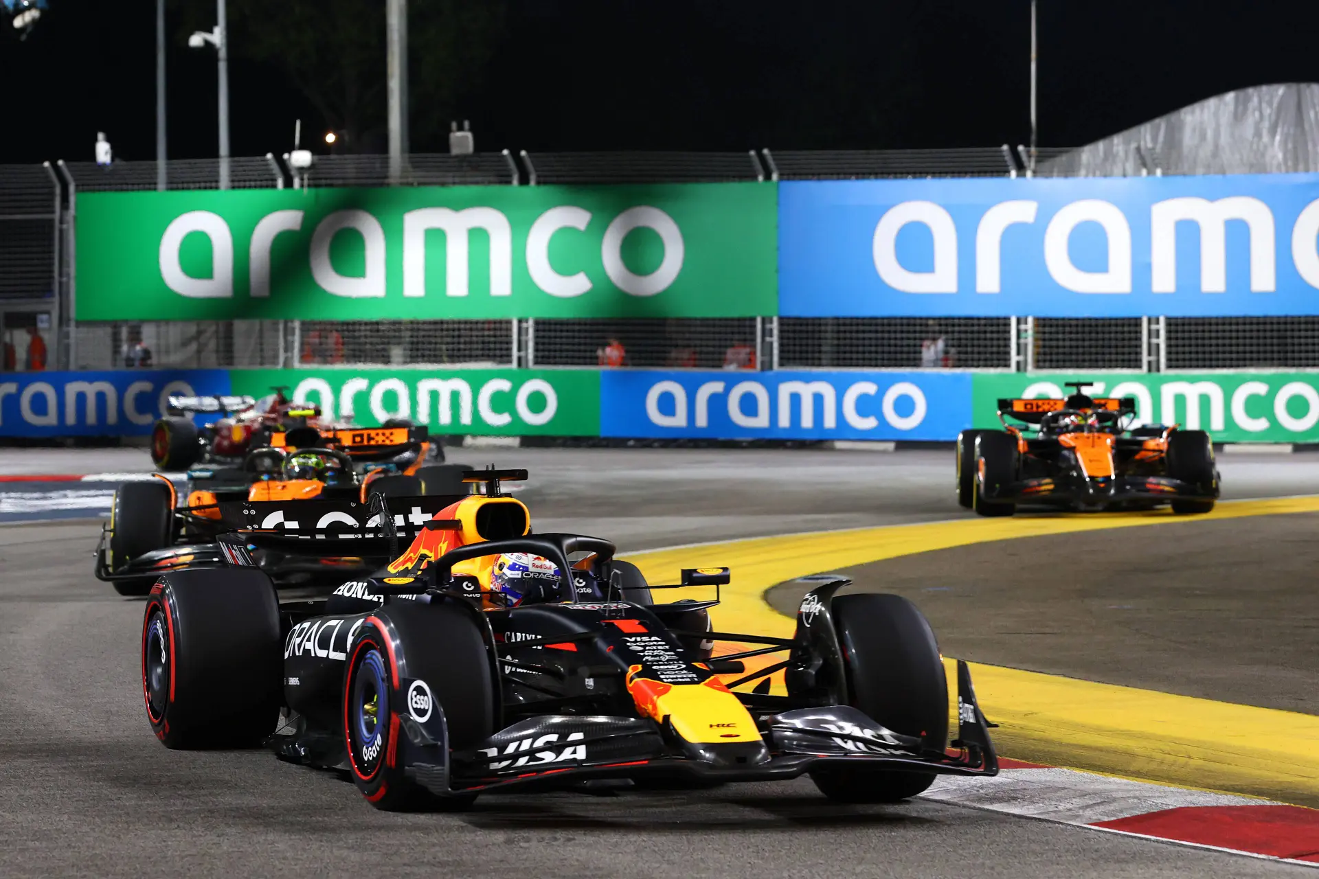 Mol ziet hoe de FIA met twee maten meet: 'Hoe vaak werd dat tegen Verstappen geroepen?'