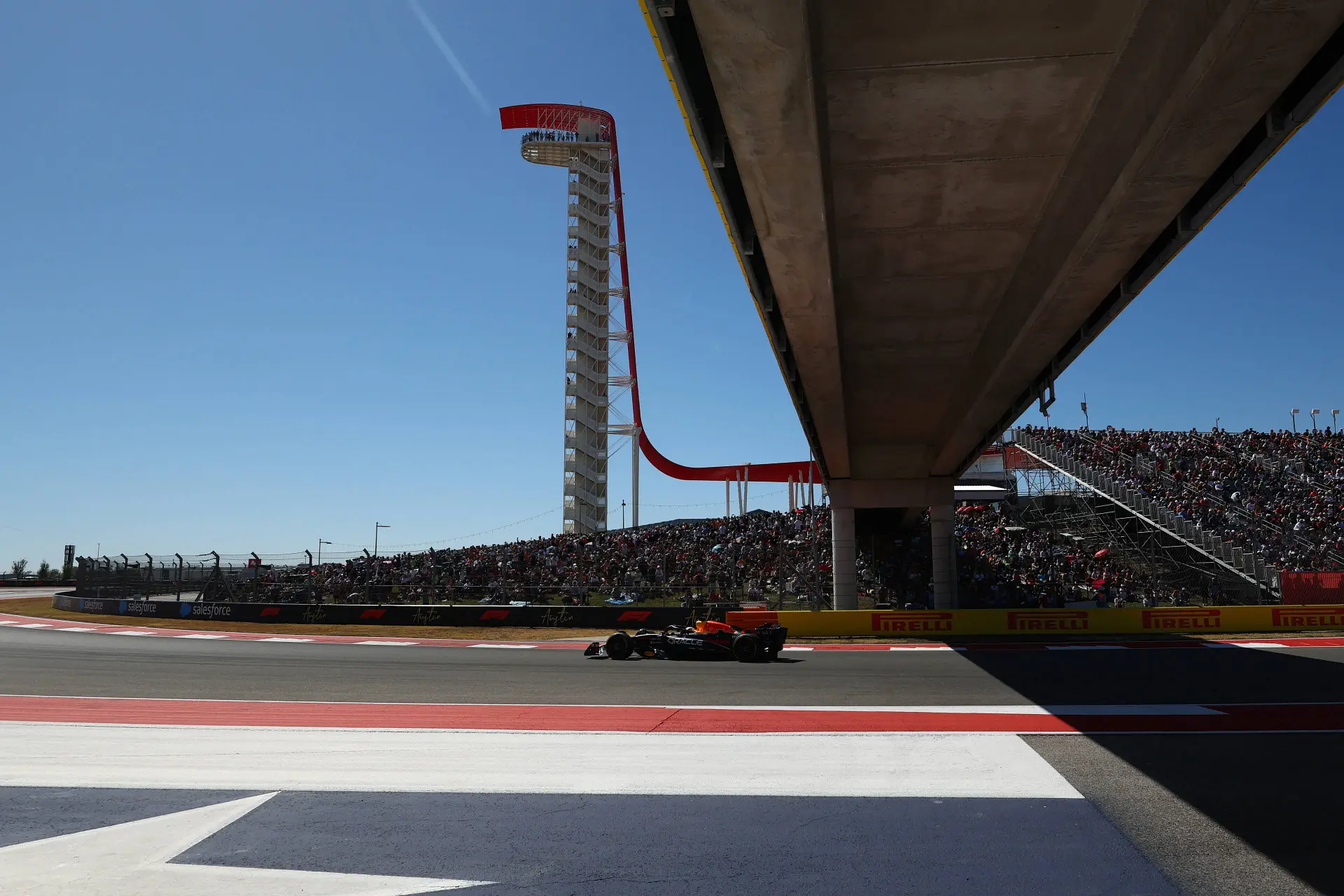 Verstappen-Cota-Red Bull-race-1393993