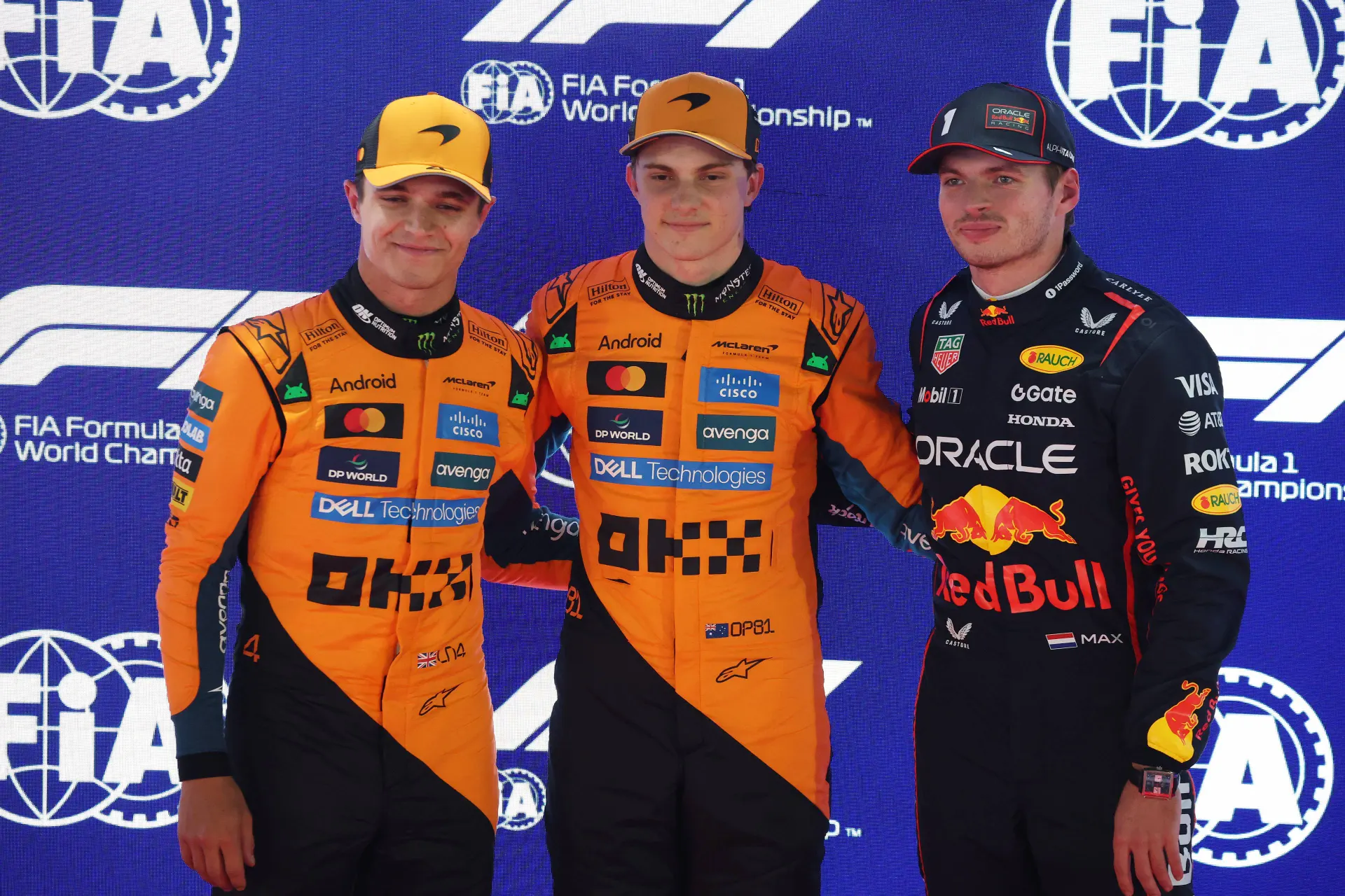 WK-stand | Verstappen gaat als titelkandidaat naar Abu Dhabi, ook Piastri houdt kans!