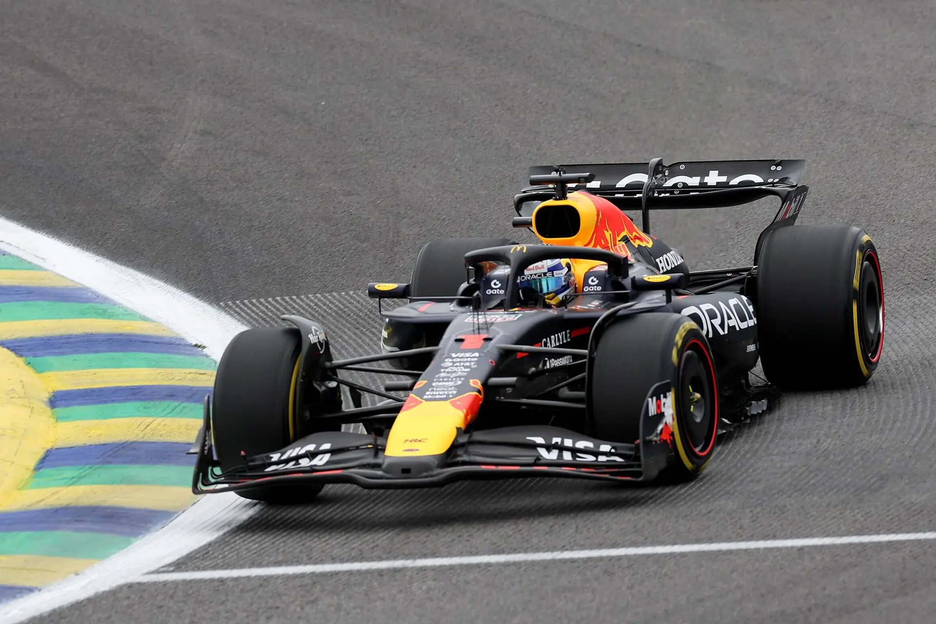 Internationale media zoeken superlatieven voor comeback en masterclass Verstappen: 'Een genot om naar te kijken'