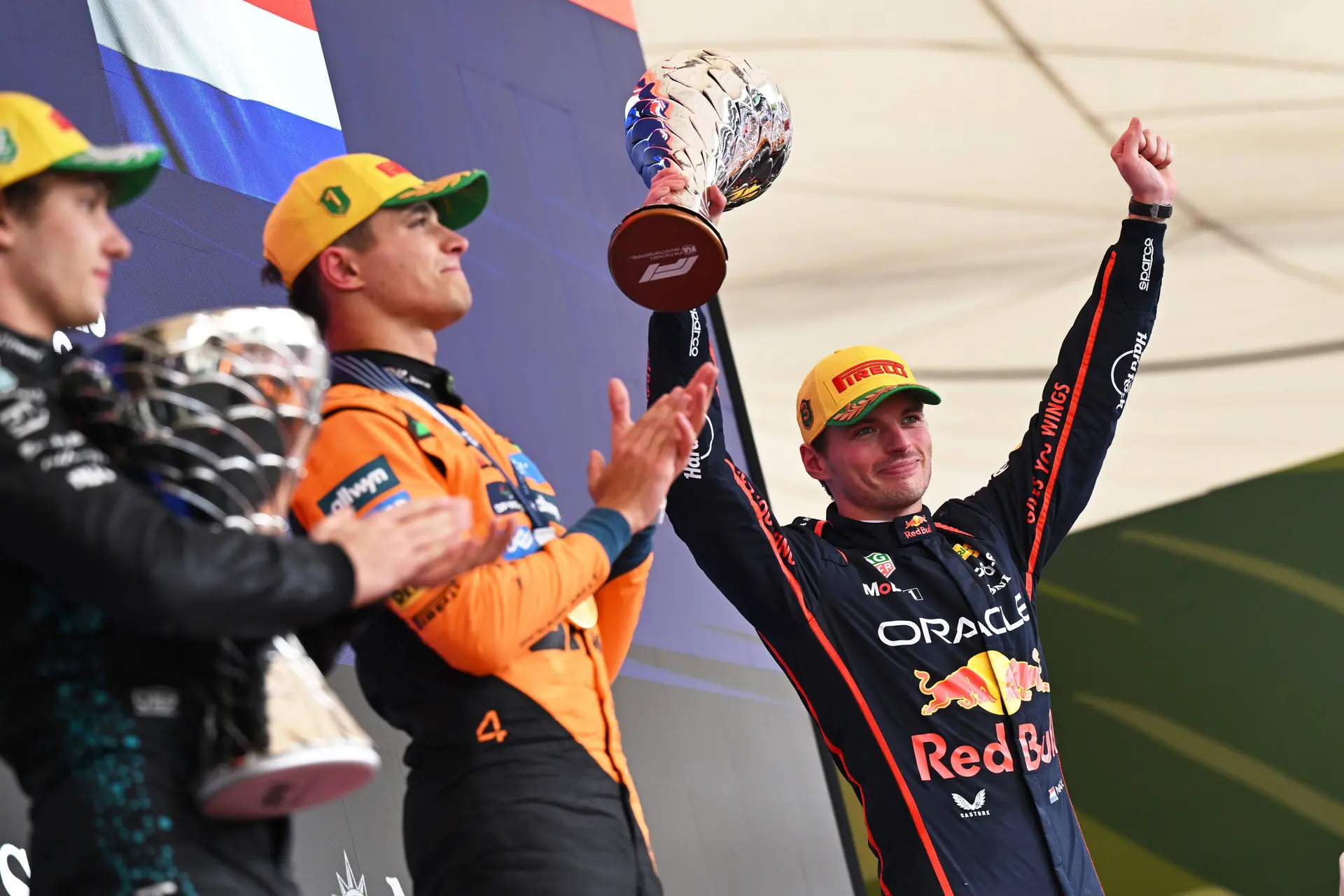 Villeneuve zoekt naar woorden voor prestatie Norris in Brazilië: 'En Max Verstappen dan?'