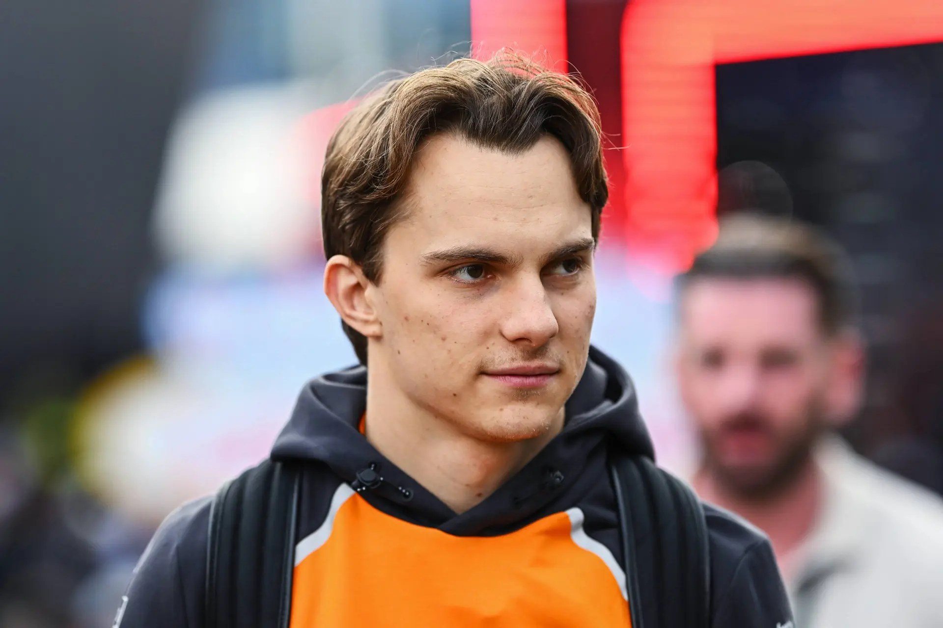 McLaren bovenaan in Qatar, klachtenregen bij Verstappen
