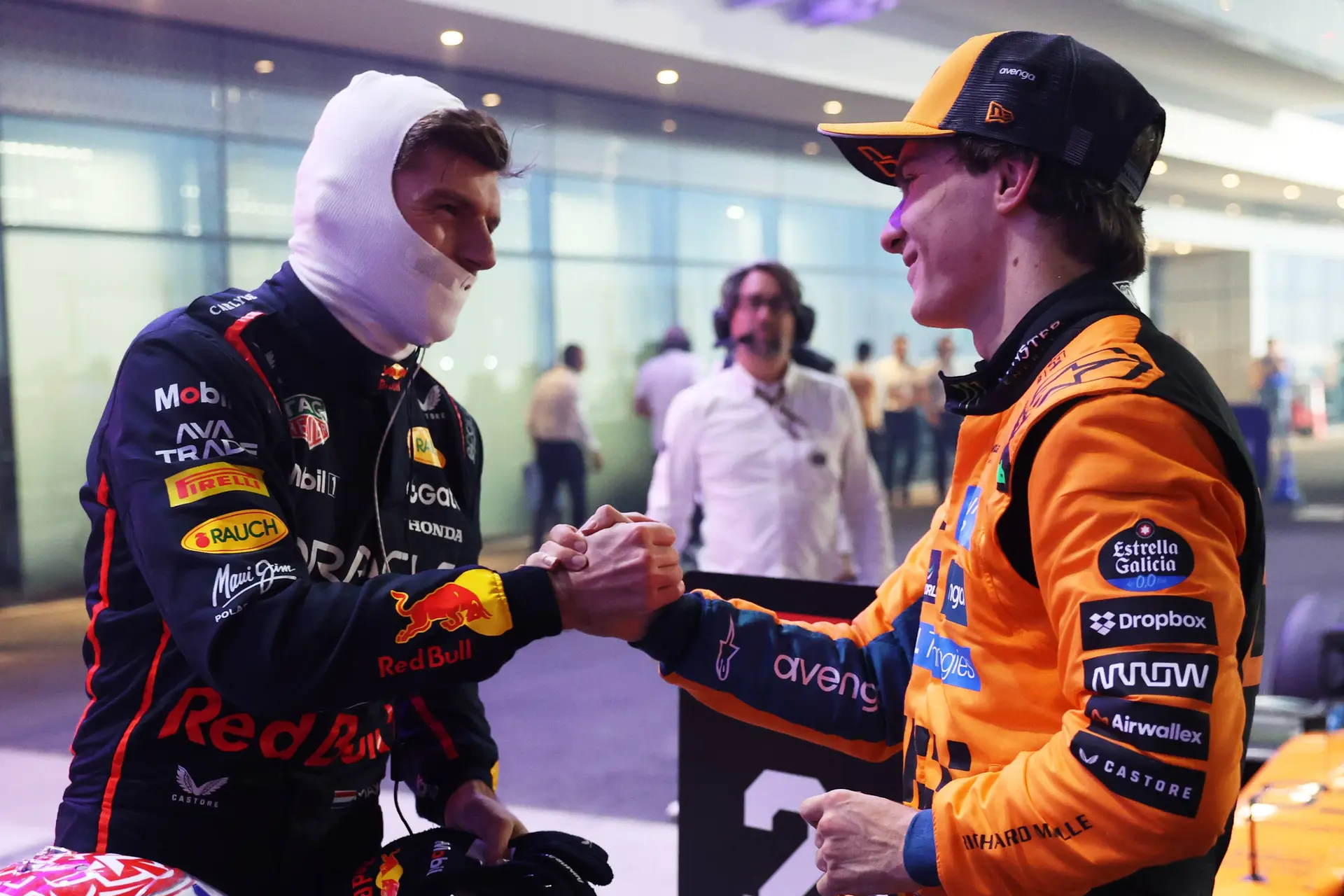 NB | 'Piastri steekt duidelijk de helpende hand uit naar Verstappen'