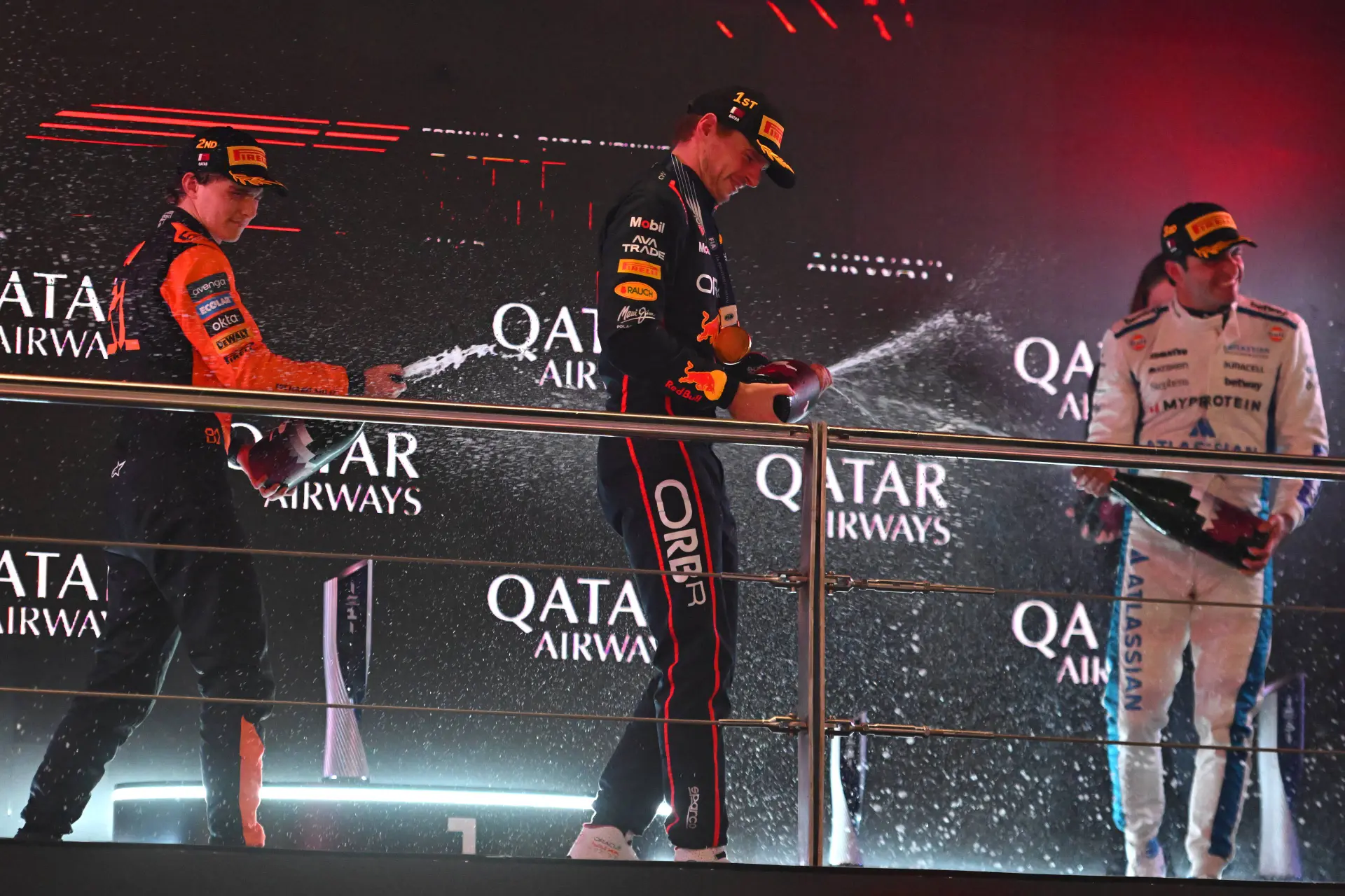 Danner ziet stiekeme sneer van Red Bull naar McLaren op podium Qatar: 'Dat deden ze heel bewust'