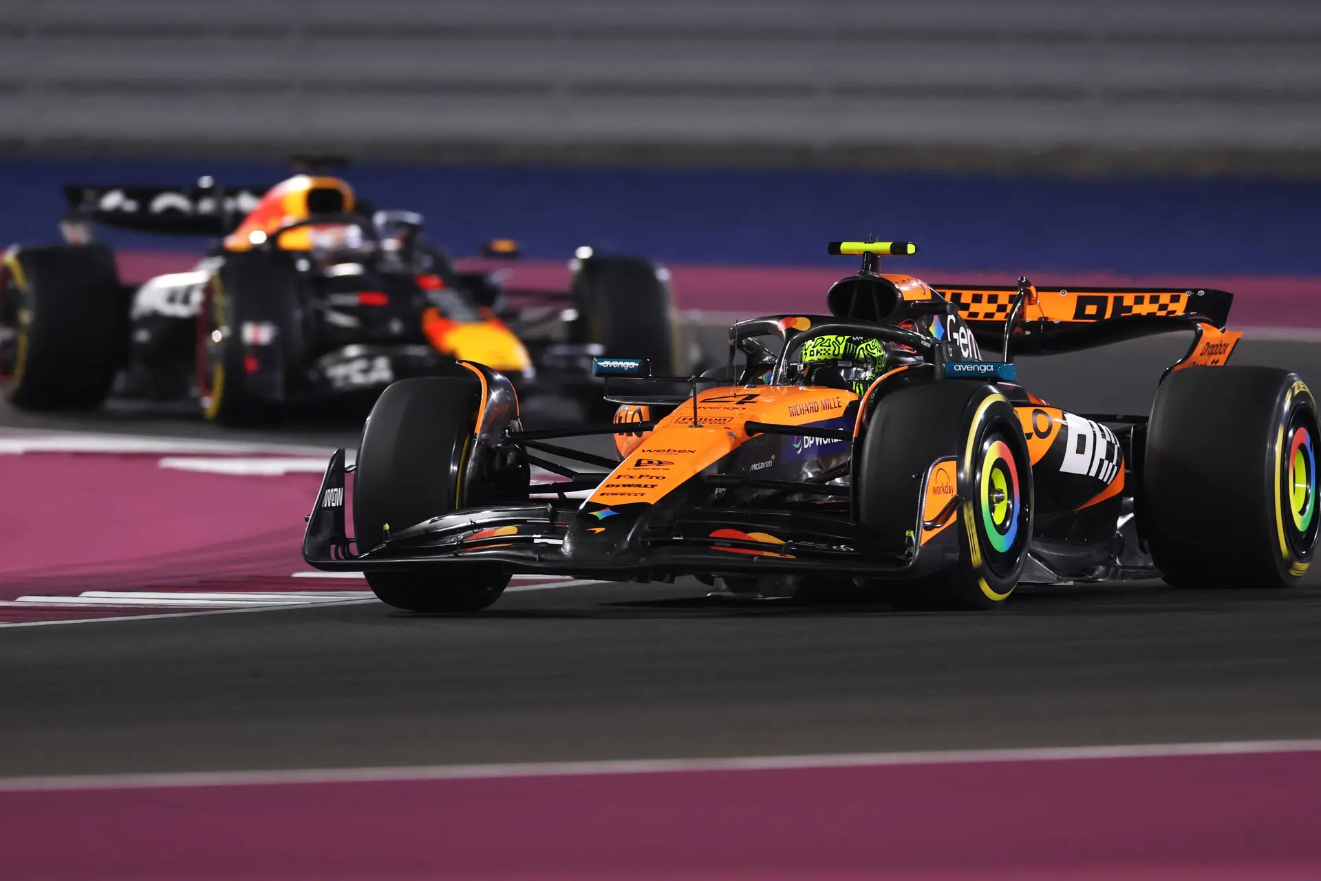 pirelli-lando-norris-mclaren-gp-qatar-2025-zaterdag-max-verstappen-red-bull-racing