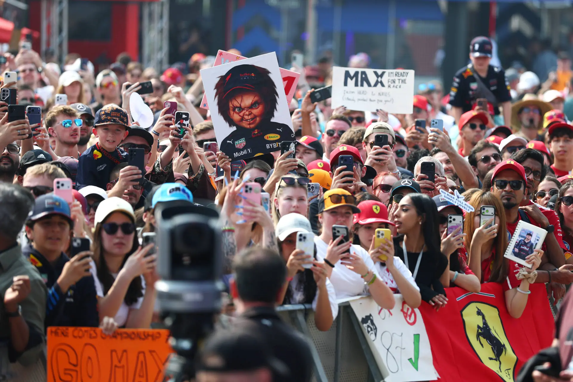 Verstappen haalt zijn schouders op: 'Mijn probleem is het niet, waarom zou ik me schuldig voelen?'