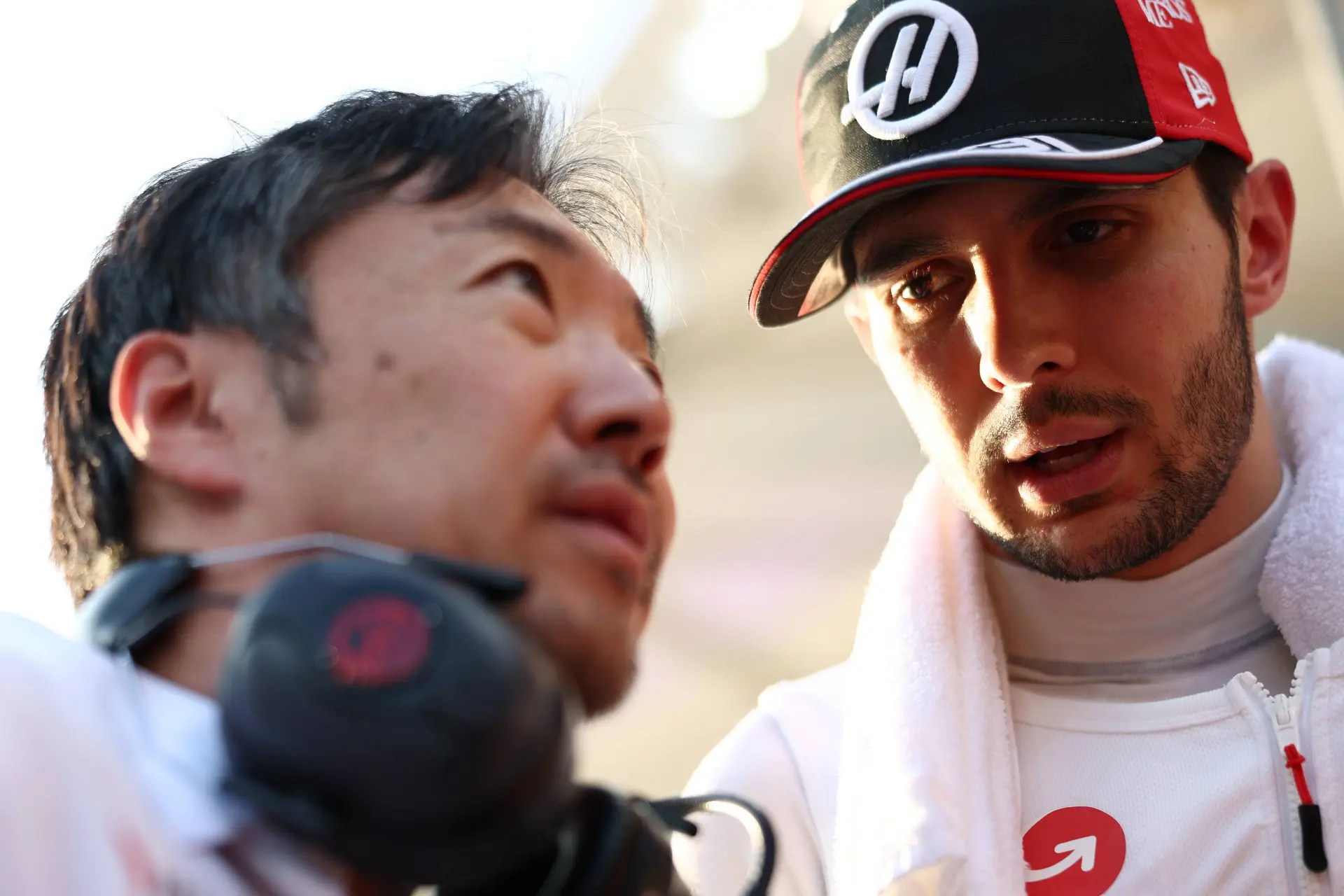 esteban-ocon-haas-gp-abu-dhabi-2025-zondag-ayao-komatsu