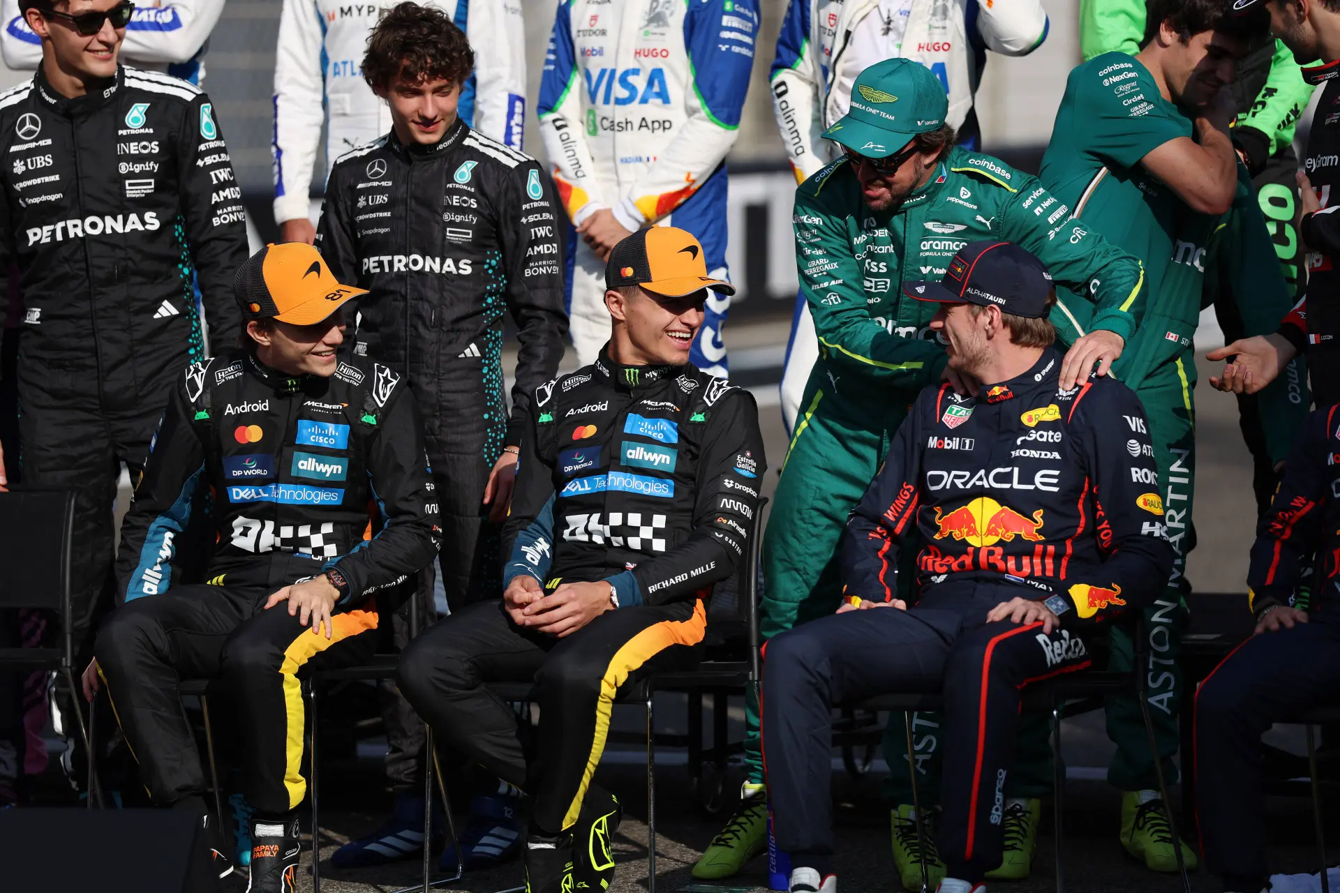 max-verstappen-mercedes-andrea-kimi-antonelli-george-russell-red-bull-racing-gp-abu-dhabi-2025-zondag-aston-martin-fernando-alonso-mclaren-oscar-piastri-lando-norris