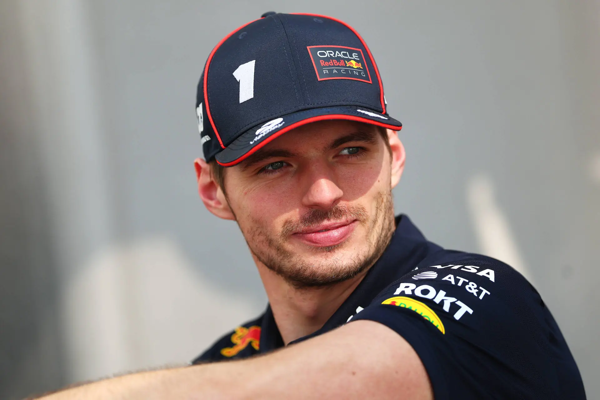 Verstappen deelt enorme dreun uit en jaagt vanaf poleposition op wereldtitel!