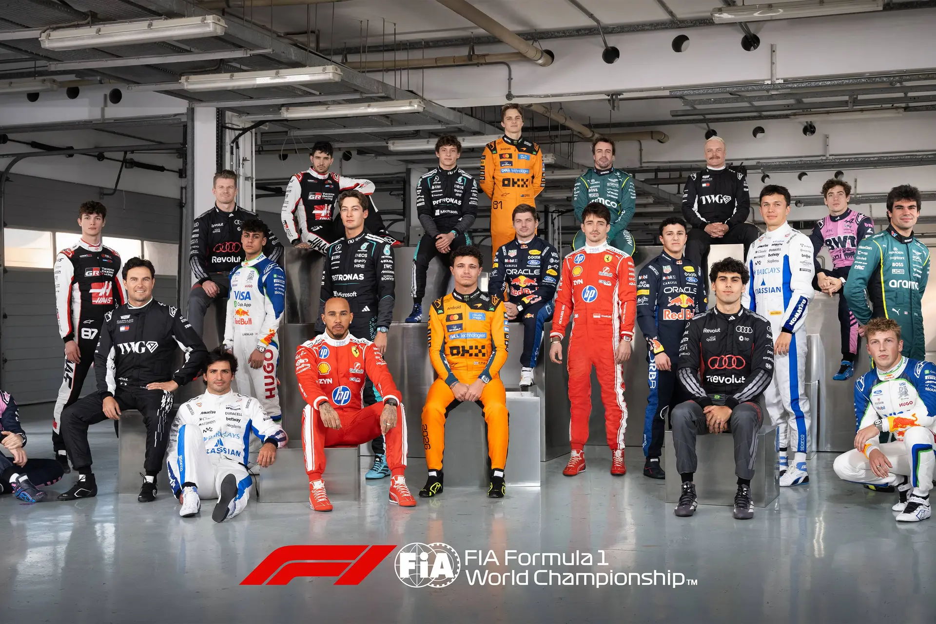 F1-coureur heeft nieuw huisdier: 'Kijk, dit is mijn koe, hij heet Max'