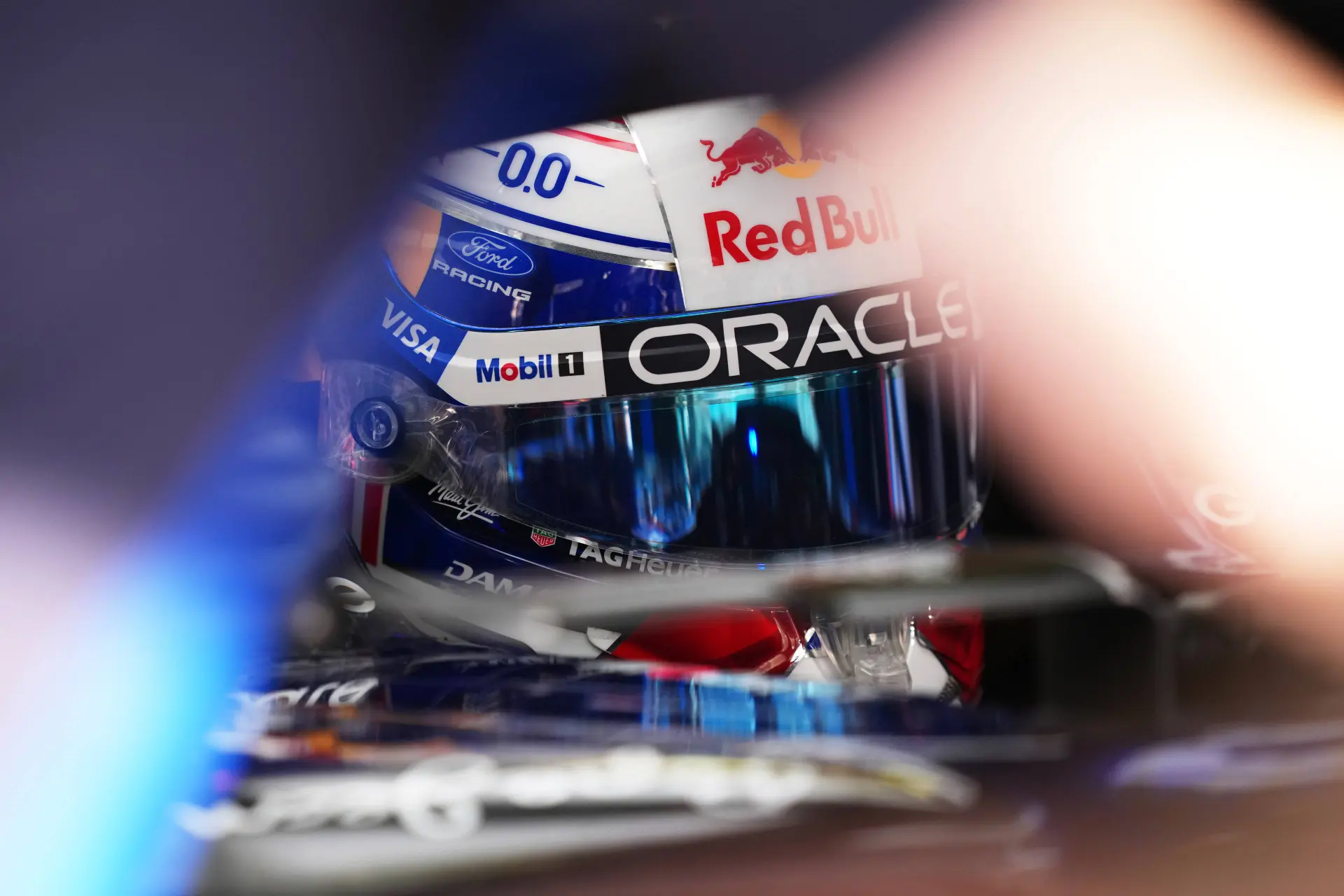 Coureursmanager bewierookt Verstappen: "Max is een atleet, een gladiator en een pure racer"