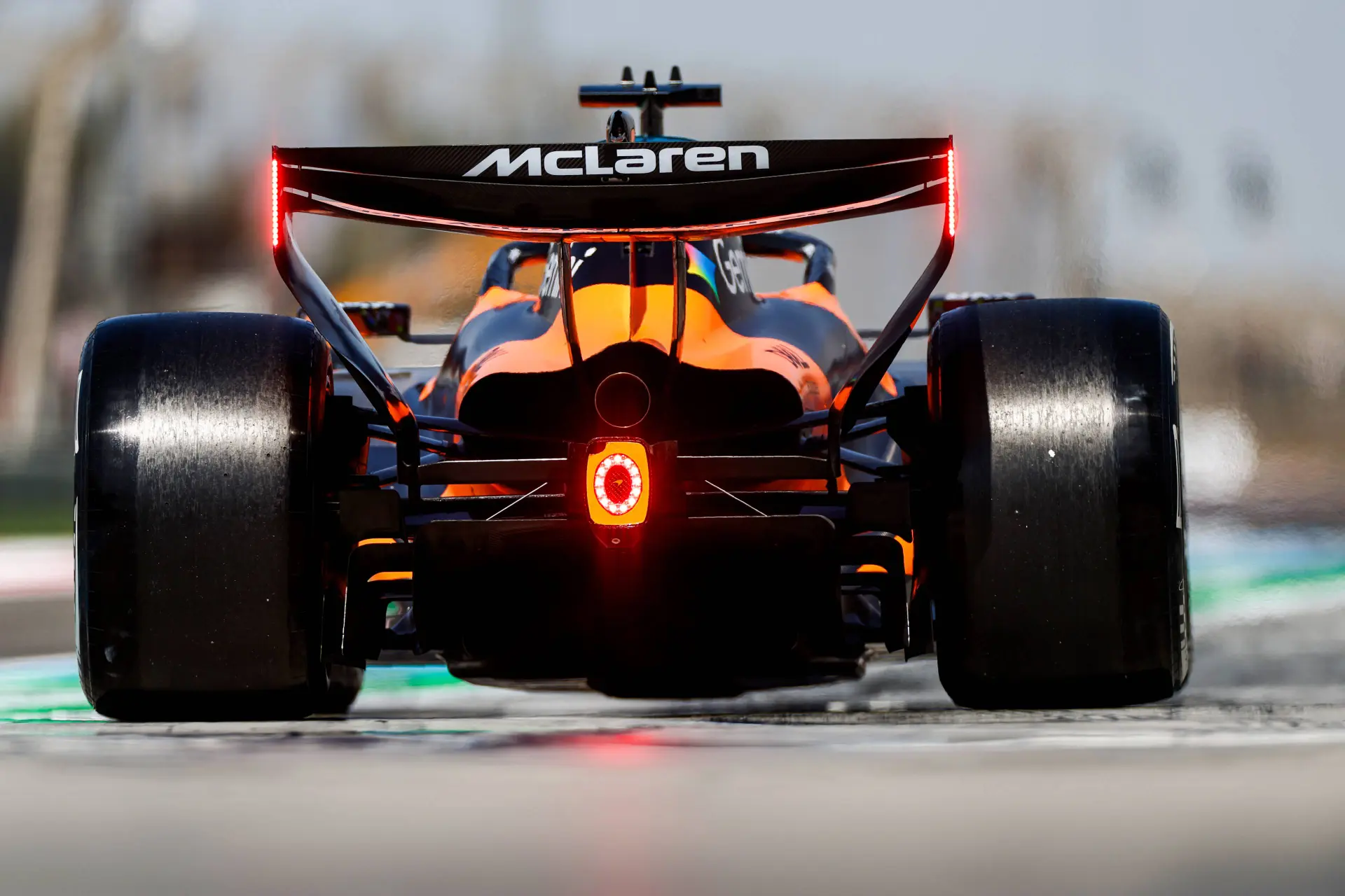 Red Bull tovert zwak punt om in sterk punt: 'Verstappen daarin duidelijk sterker dan McLaren'