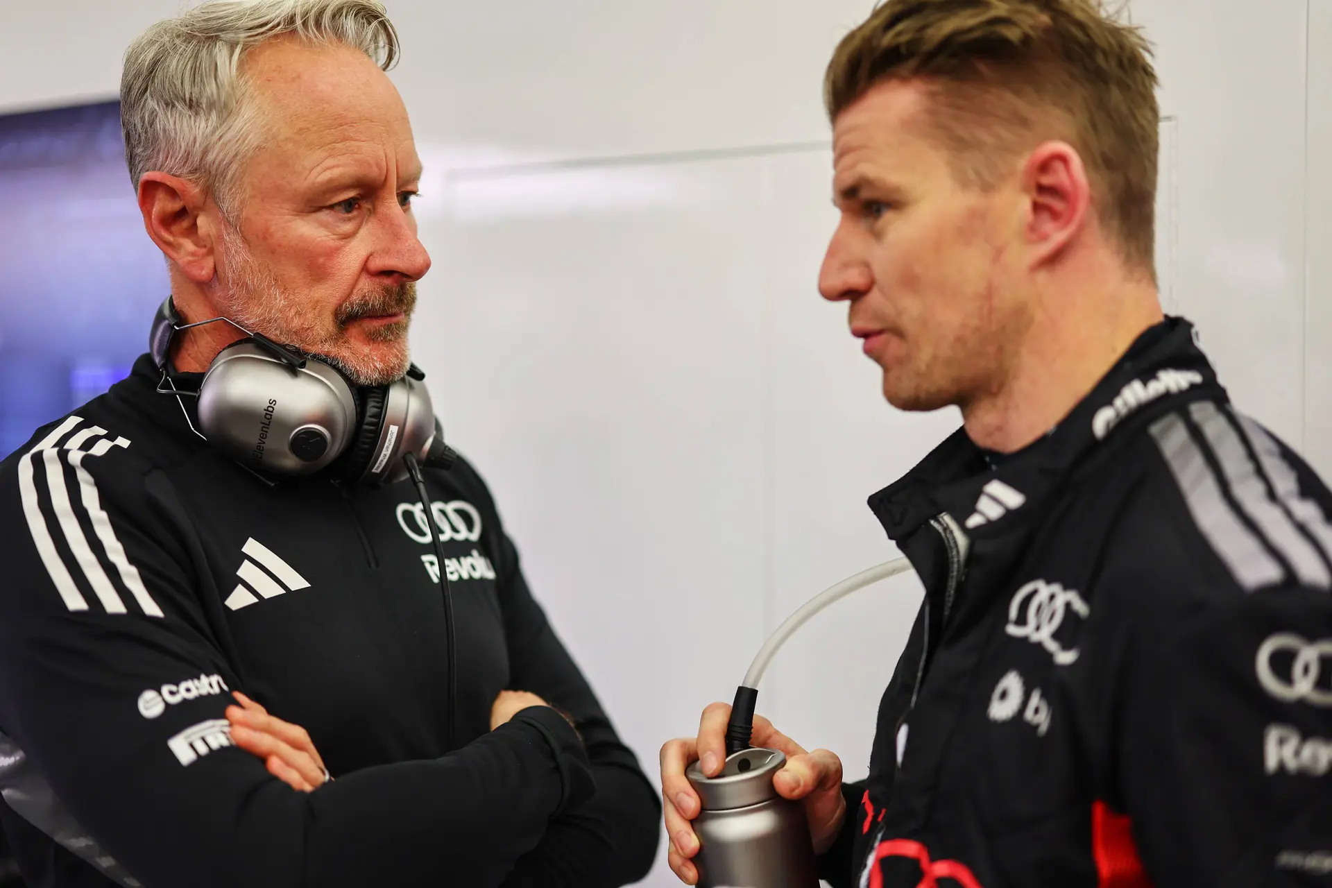 Coulthard en Buxton zien boze reacties op "vreemde overstap" Wheatley: "Hij is een verrader"
