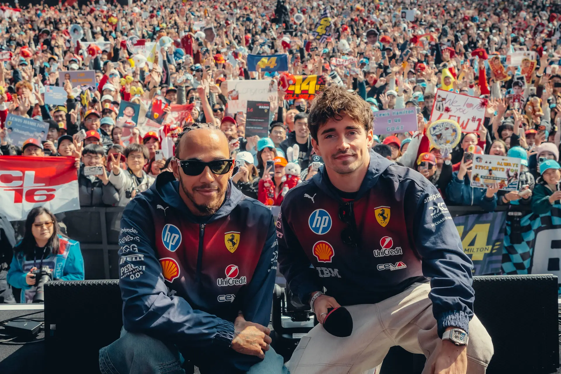 Hamilton lijkt inside info nog niet met Ferrari gedeeld te hebben: 'Ik weet hoe ze werken'
