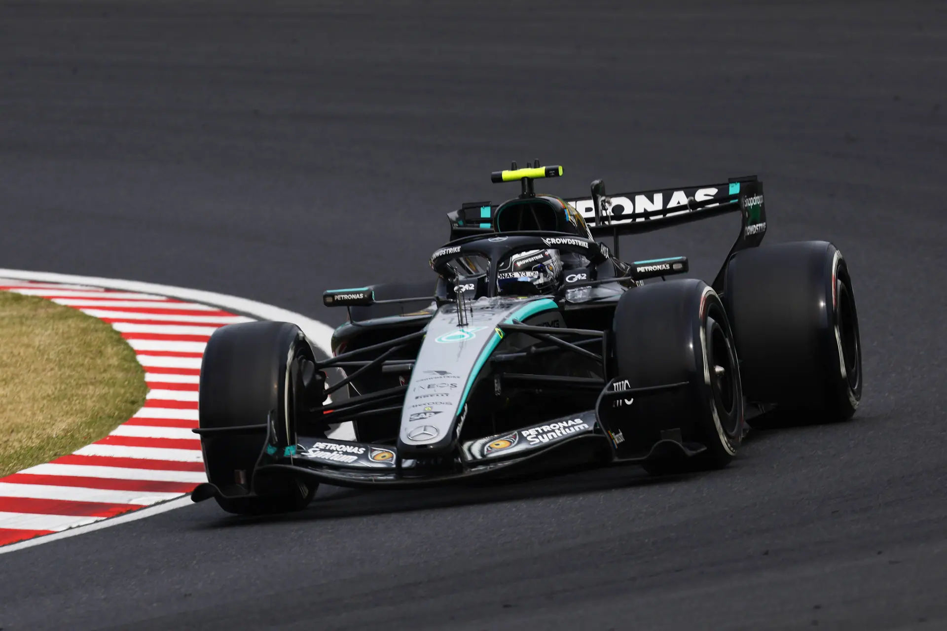 Ondertussen in F1 | WK-leider Antonelli terug in W17 voor bandentest en is daar heel blij mee