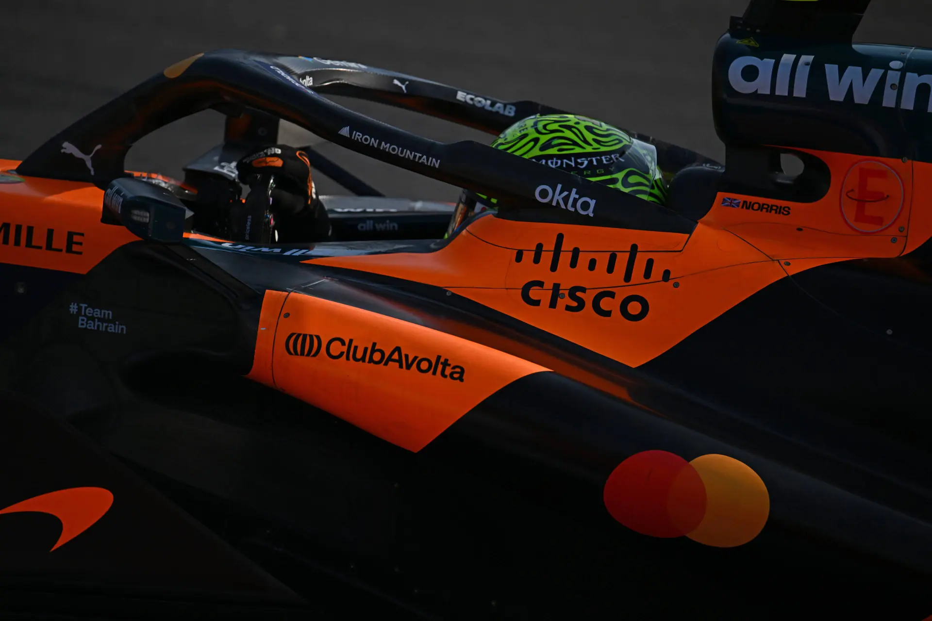 McLaren onthult reden voor fiasco in China: 'Dat is ongekend toevallig'